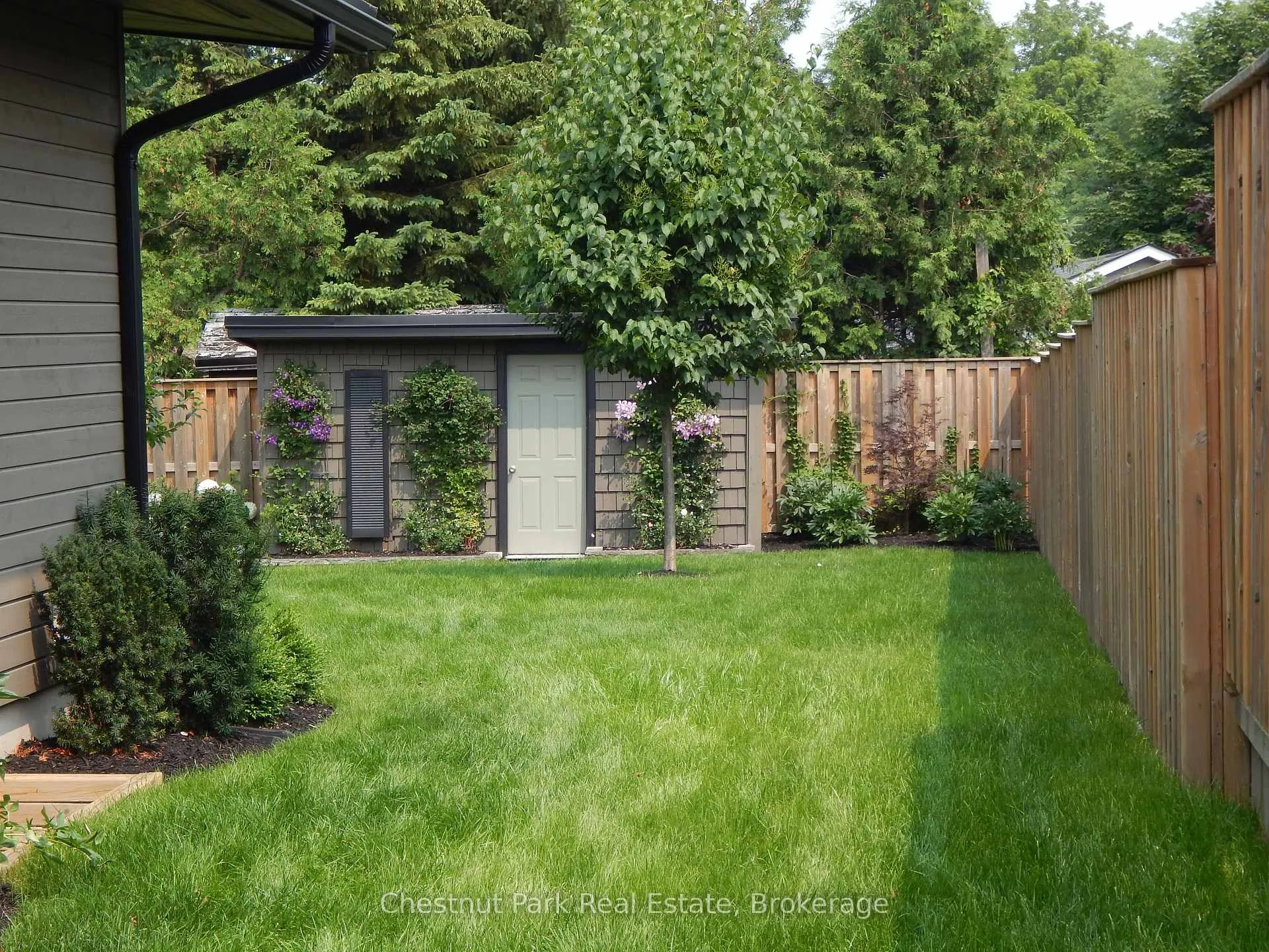 Photo 21 of 19 Golfview Drive, Collingwood — HOMEH