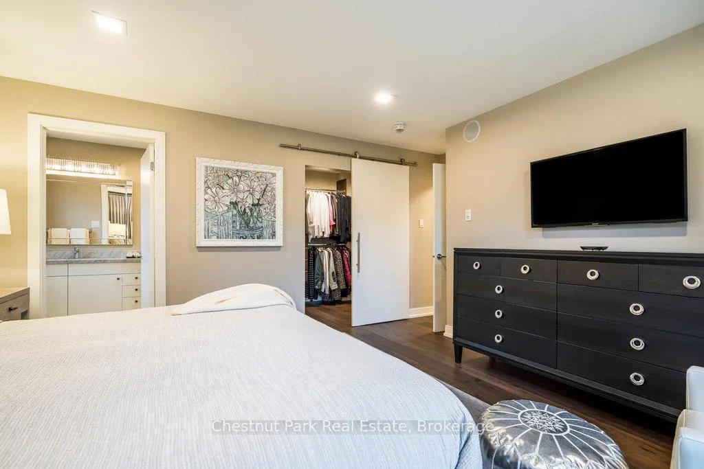 Photo 23 of 19 Golfview Drive, Collingwood — HOMEH