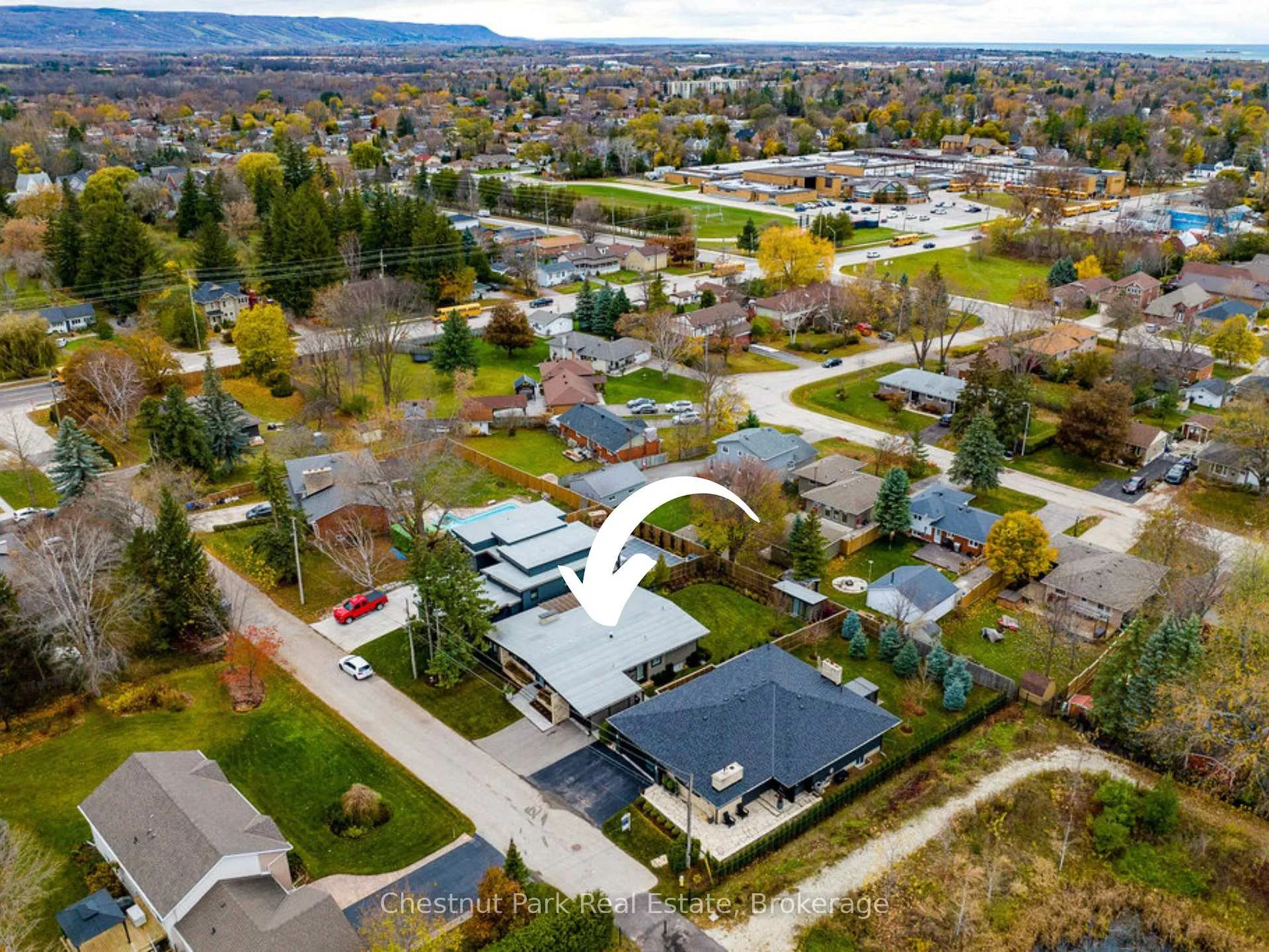 Photo 33 of 19 Golfview Drive, Collingwood — HOMEH