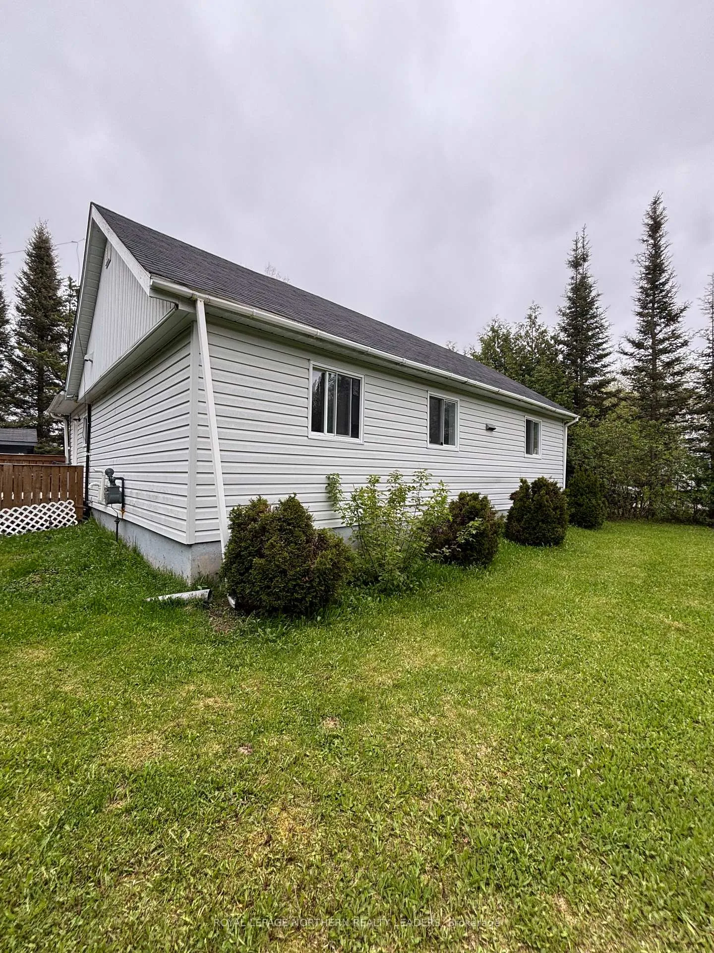 Photo 4 of 5 Algonquin Road, Cochrane — HOMEH