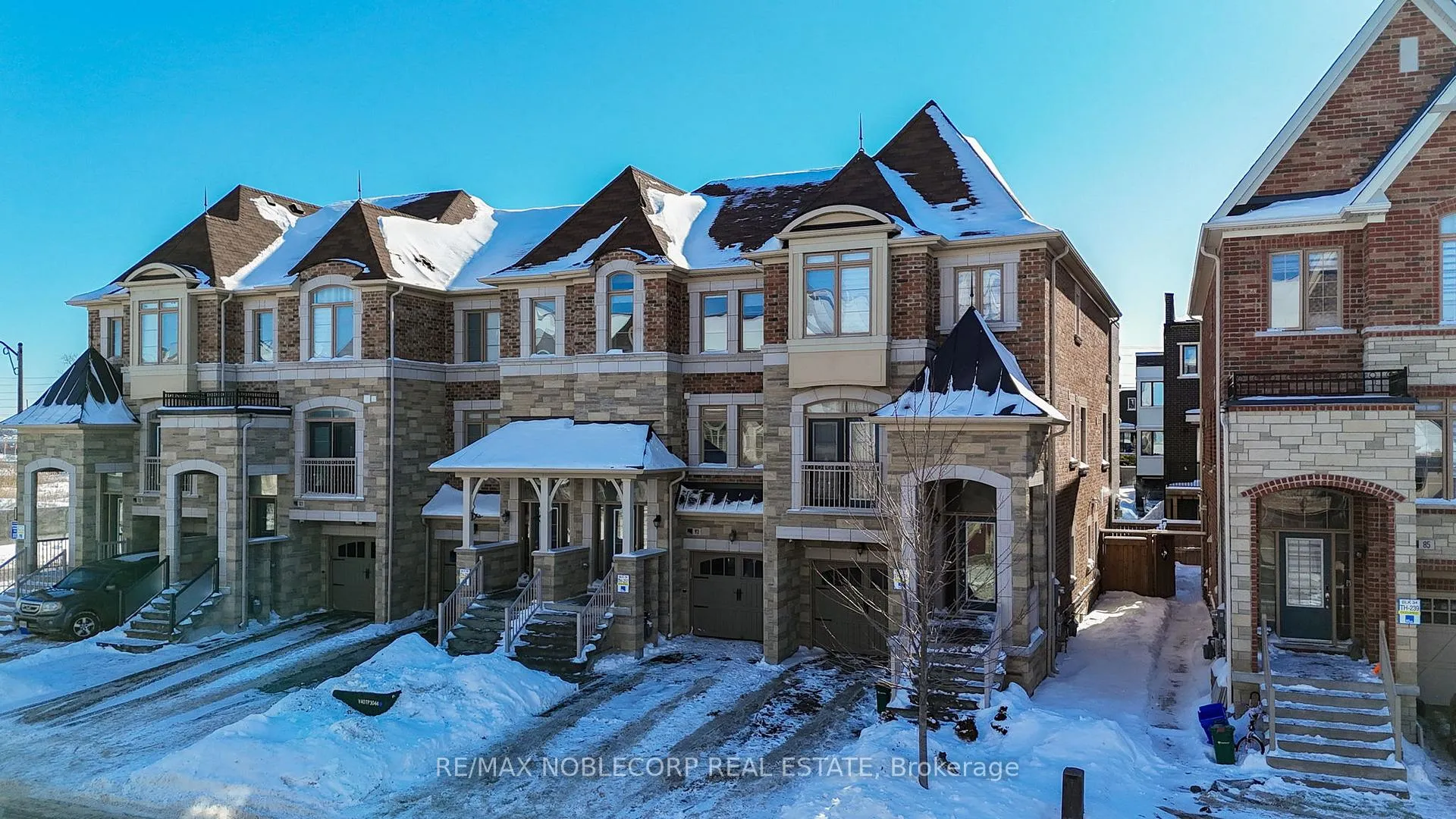 Photo 3 of 93 Sandwell Street, Vaughan, Vellore Village — HOMEH