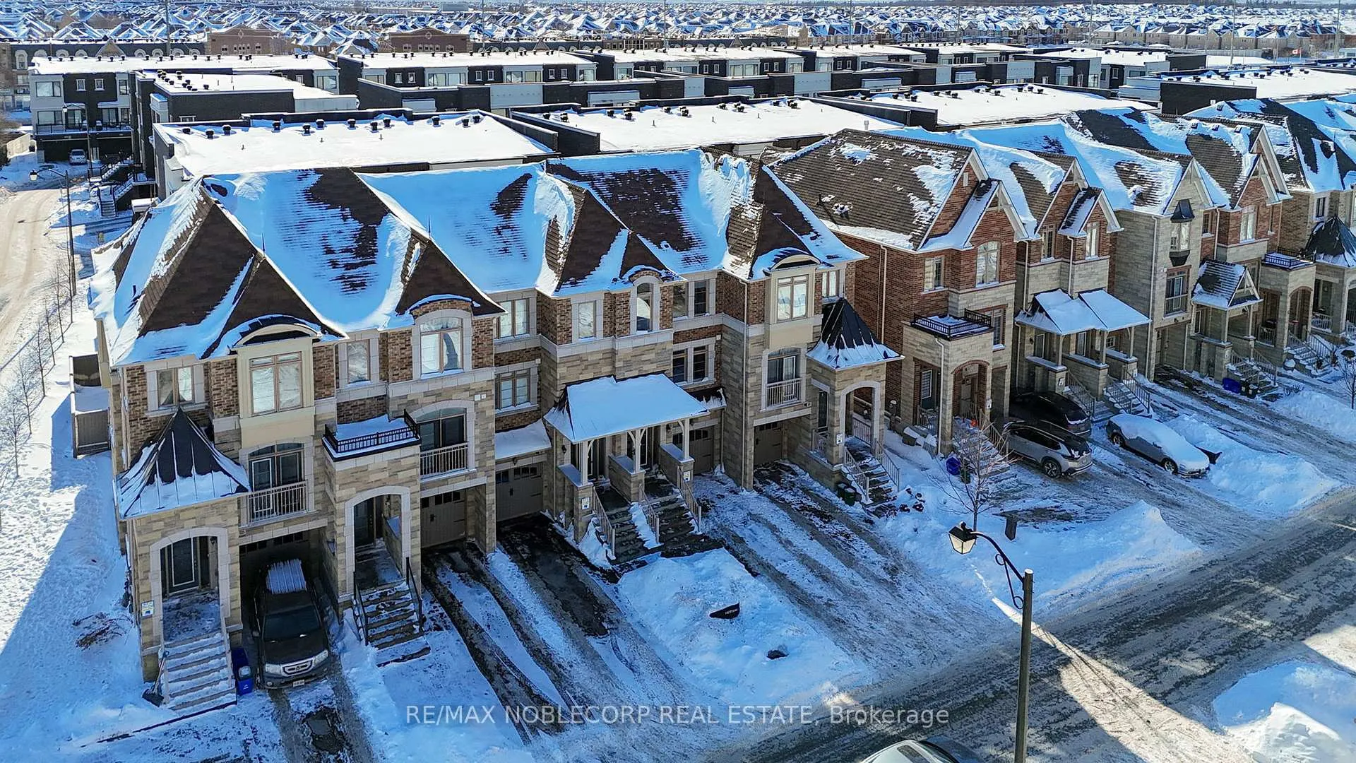 Photo 5 of 93 Sandwell Street, Vaughan, Vellore Village — HOMEH
