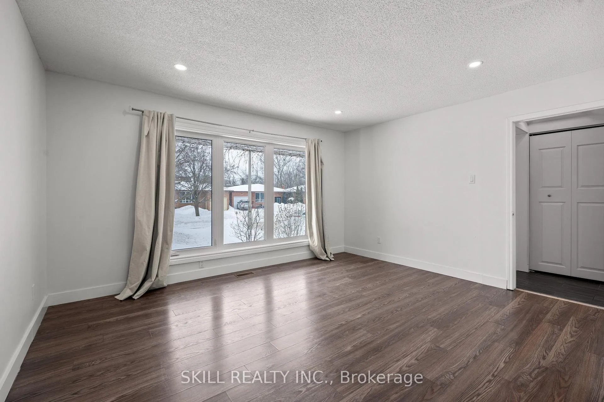 Photo 6 of 108 Buchanan Street, Barrie, Grove East — HOMEH
