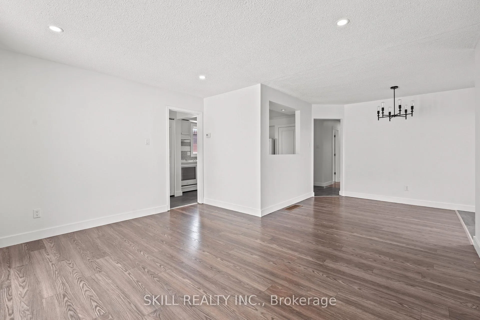 Photo 8 of 108 Buchanan Street, Barrie, Grove East — HOMEH