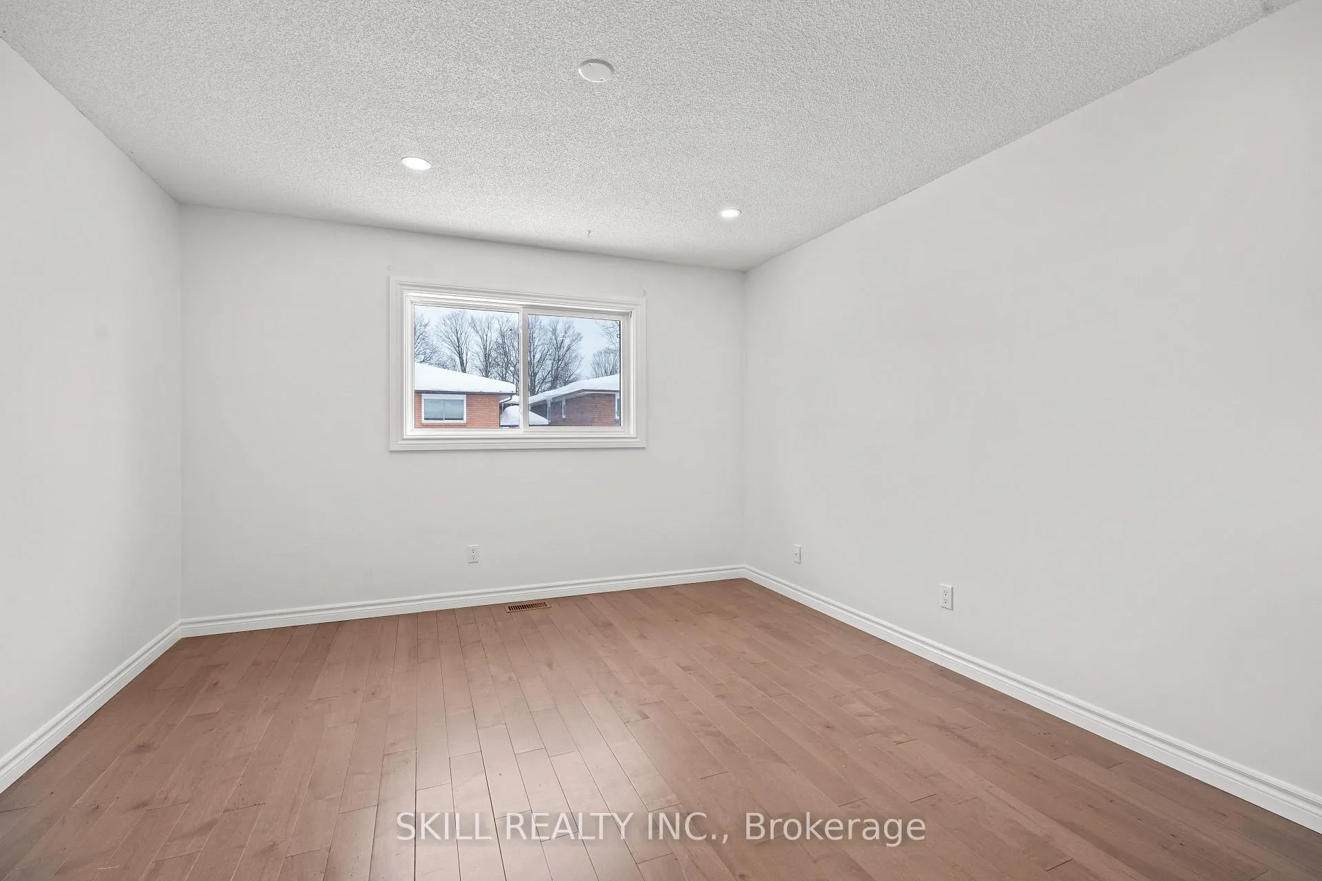 Photo 15 of 108 Buchanan Street, Barrie, Grove East — HOMEH