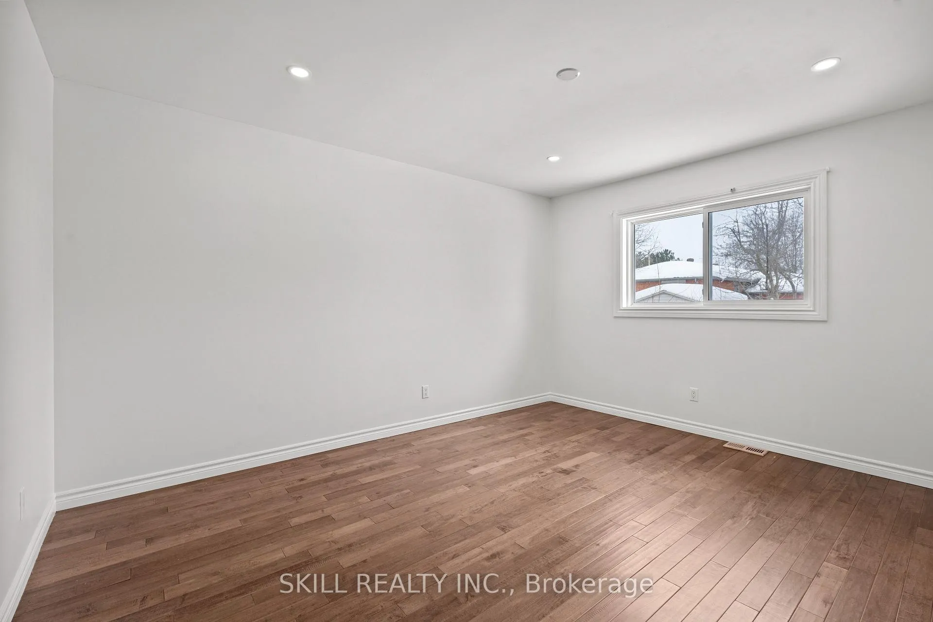 Photo 17 of 108 Buchanan Street, Barrie, Grove East — HOMEH