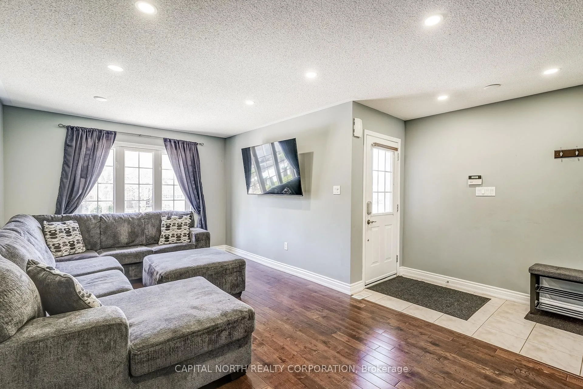 Photo 4 of 7 Dunning Drive, New Tecumseth, Alliston — HOMEH
