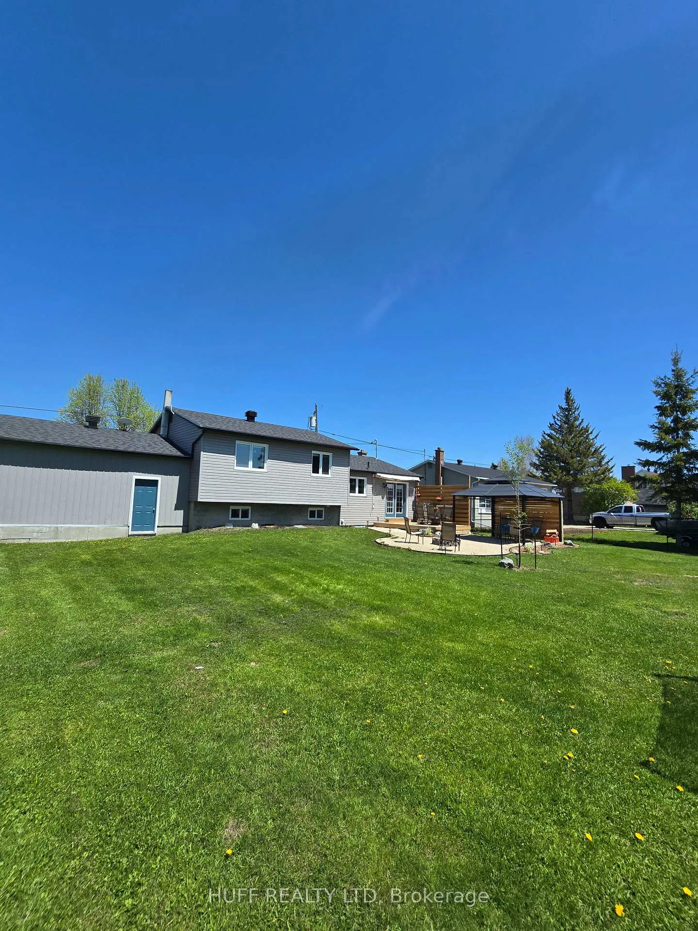 Photo 3 of 126 Third Avenue, Englehart — HOMEH