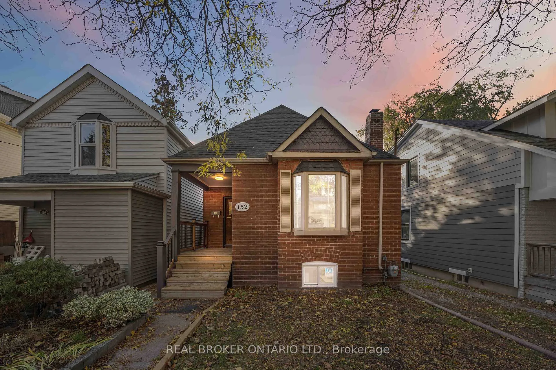 Photo 1 of 152 Pickering Street, Toronto, East End-Danforth — HOMEH