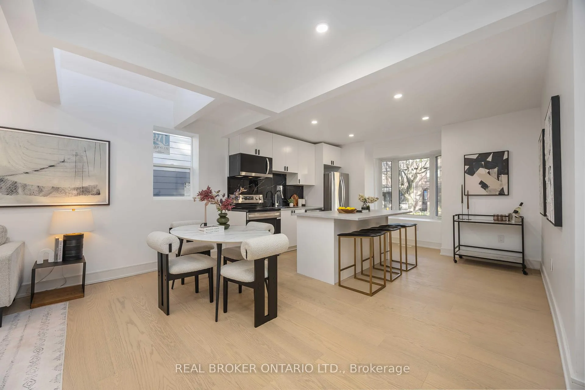 Photo 2 of 152 Pickering Street, Toronto, East End-Danforth — HOMEH