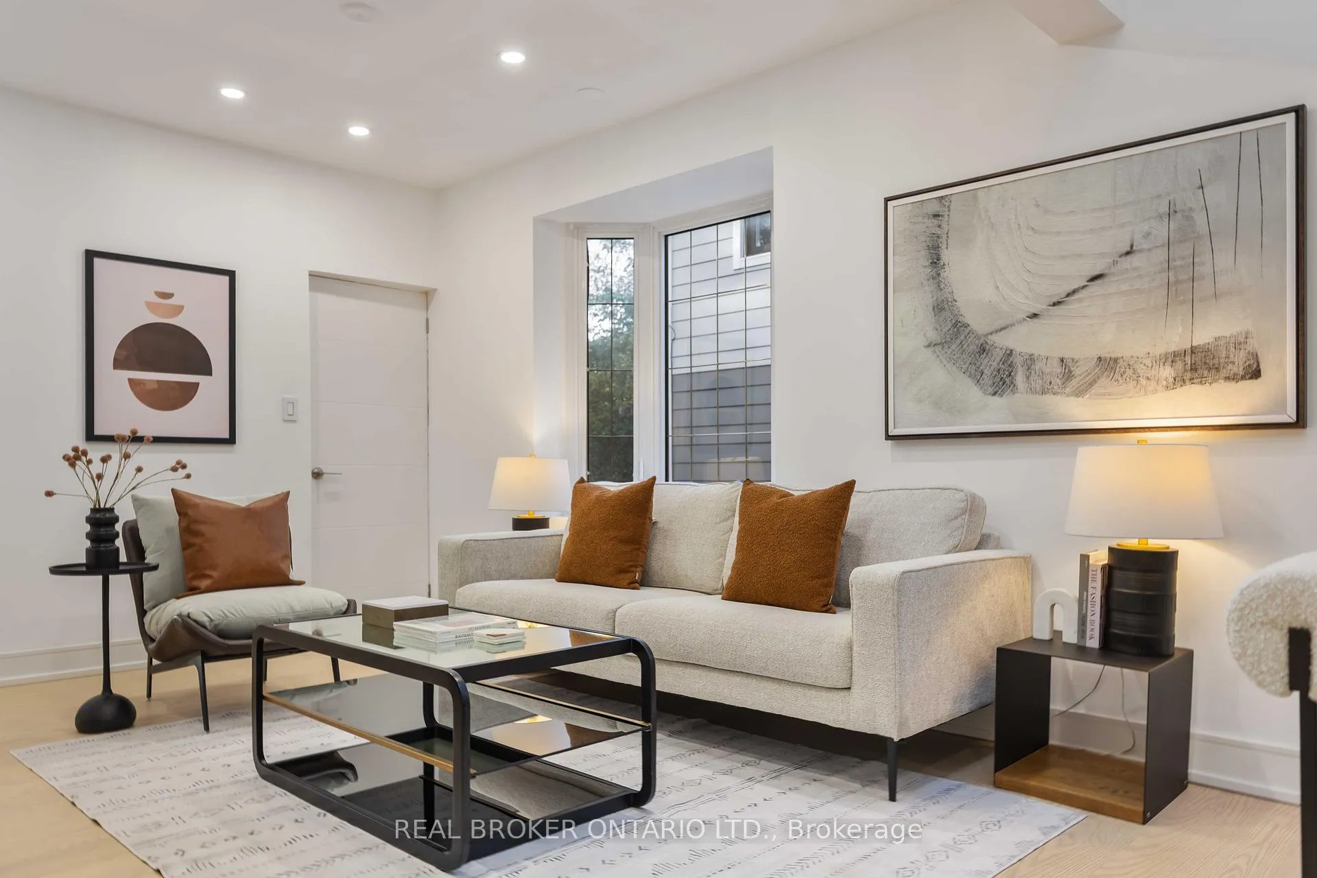 Photo 3 of 152 Pickering Street, Toronto, East End-Danforth — HOMEH