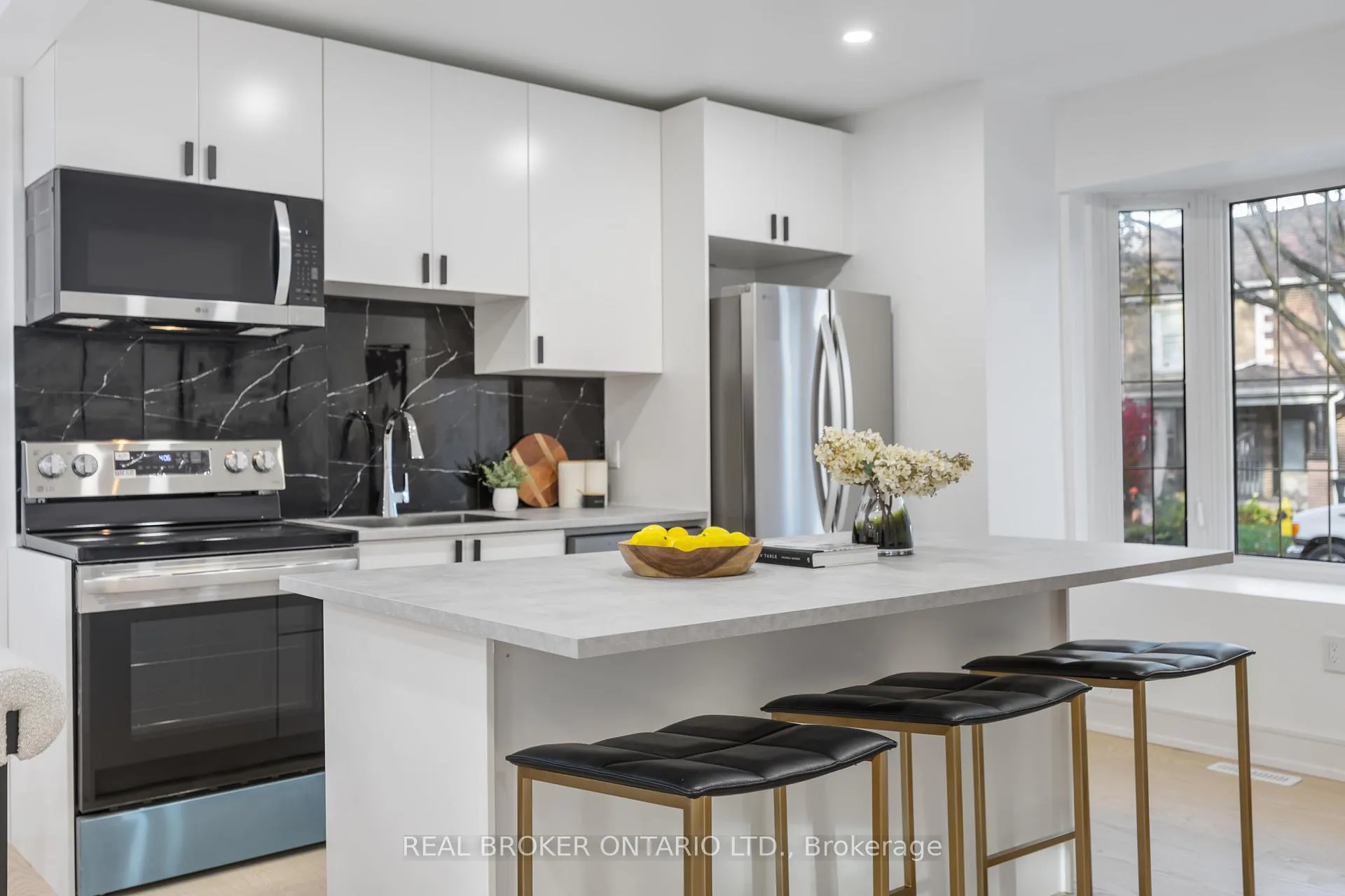 Photo 4 of 152 Pickering Street, Toronto, East End-Danforth — HOMEH