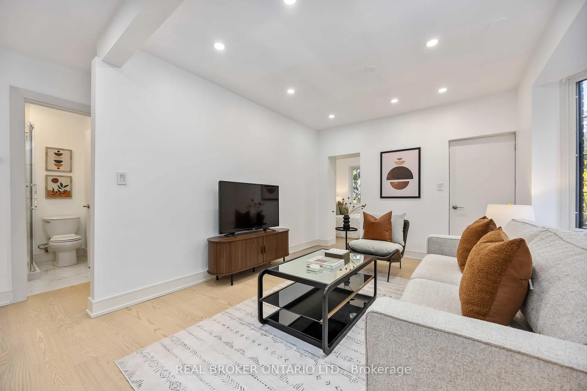 Photo 8 of 152 Pickering Street, Toronto, East End-Danforth — HOMEH