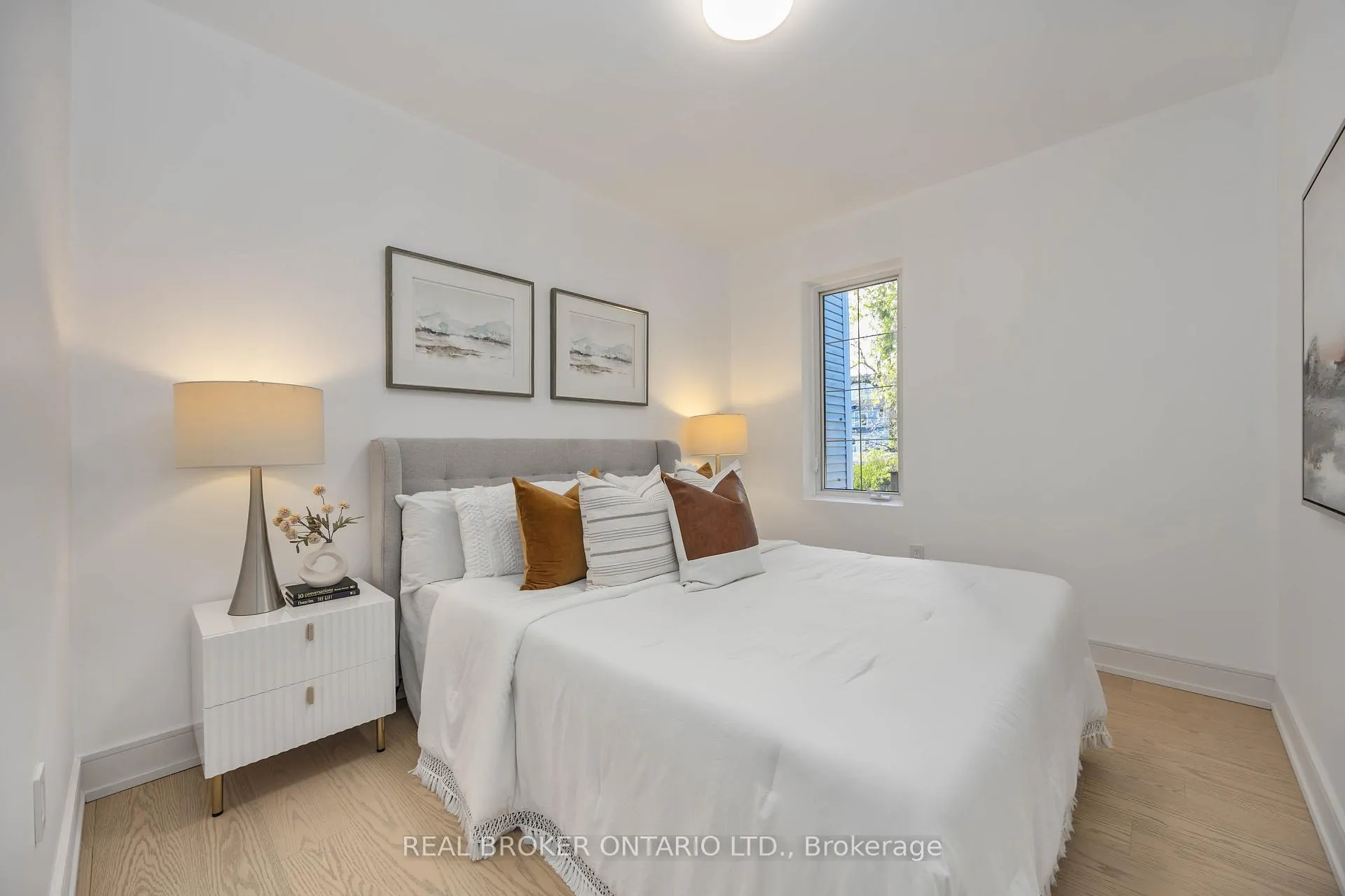 Photo 10 of 152 Pickering Street, Toronto, East End-Danforth — HOMEH