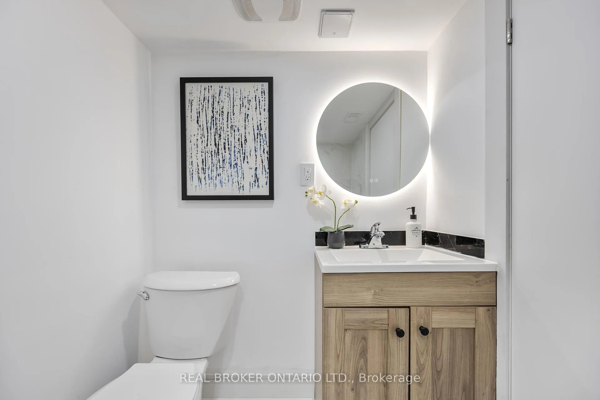Photo 11 of 152 Pickering Street, Toronto, East End-Danforth — HOMEH