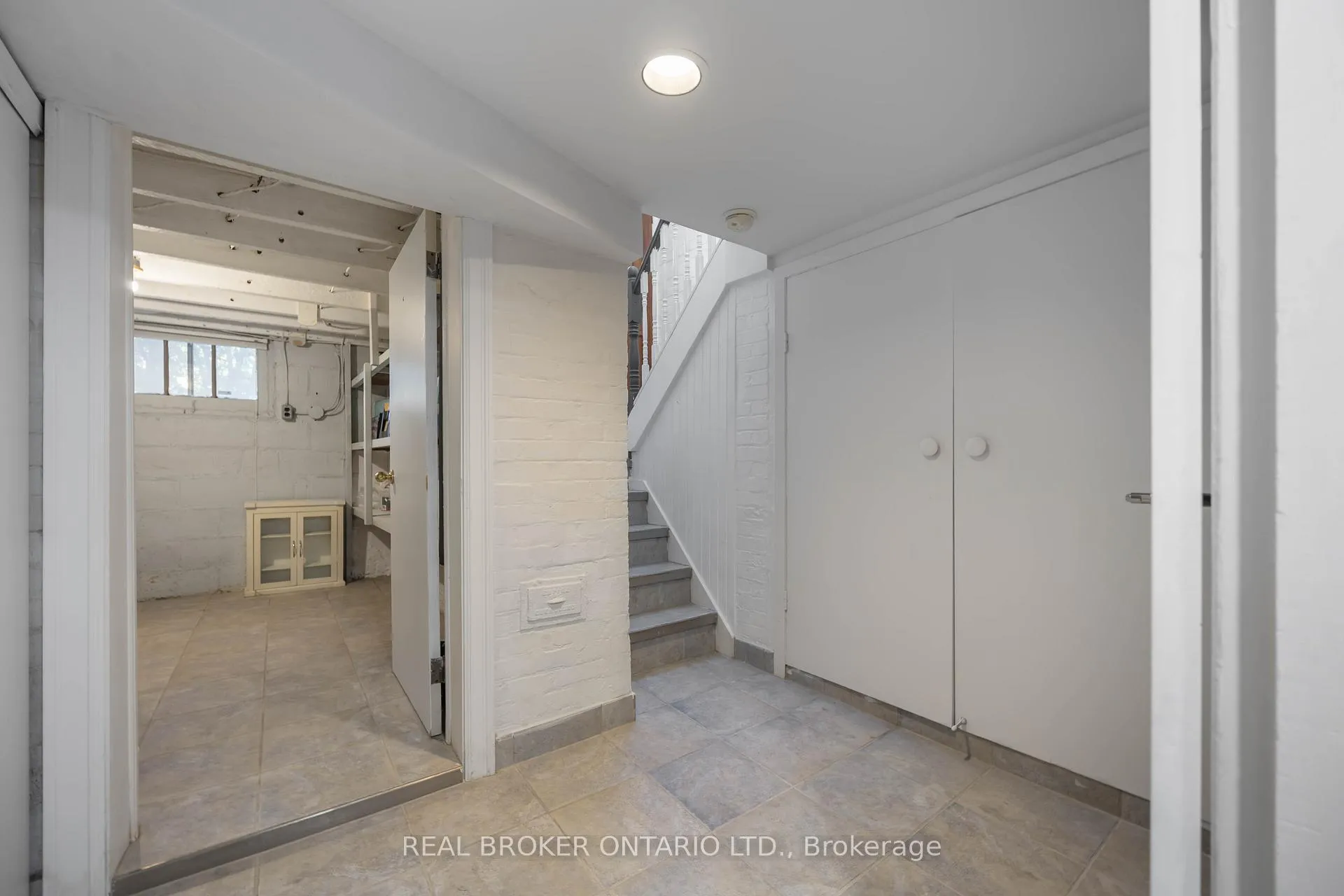 Photo 13 of 152 Pickering Street, Toronto, East End-Danforth — HOMEH