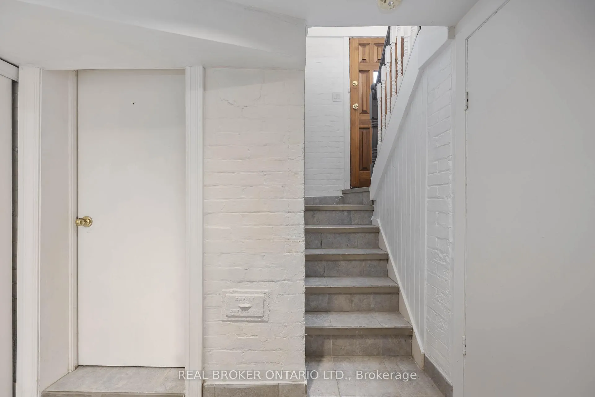 Photo 14 of 152 Pickering Street, Toronto, East End-Danforth — HOMEH