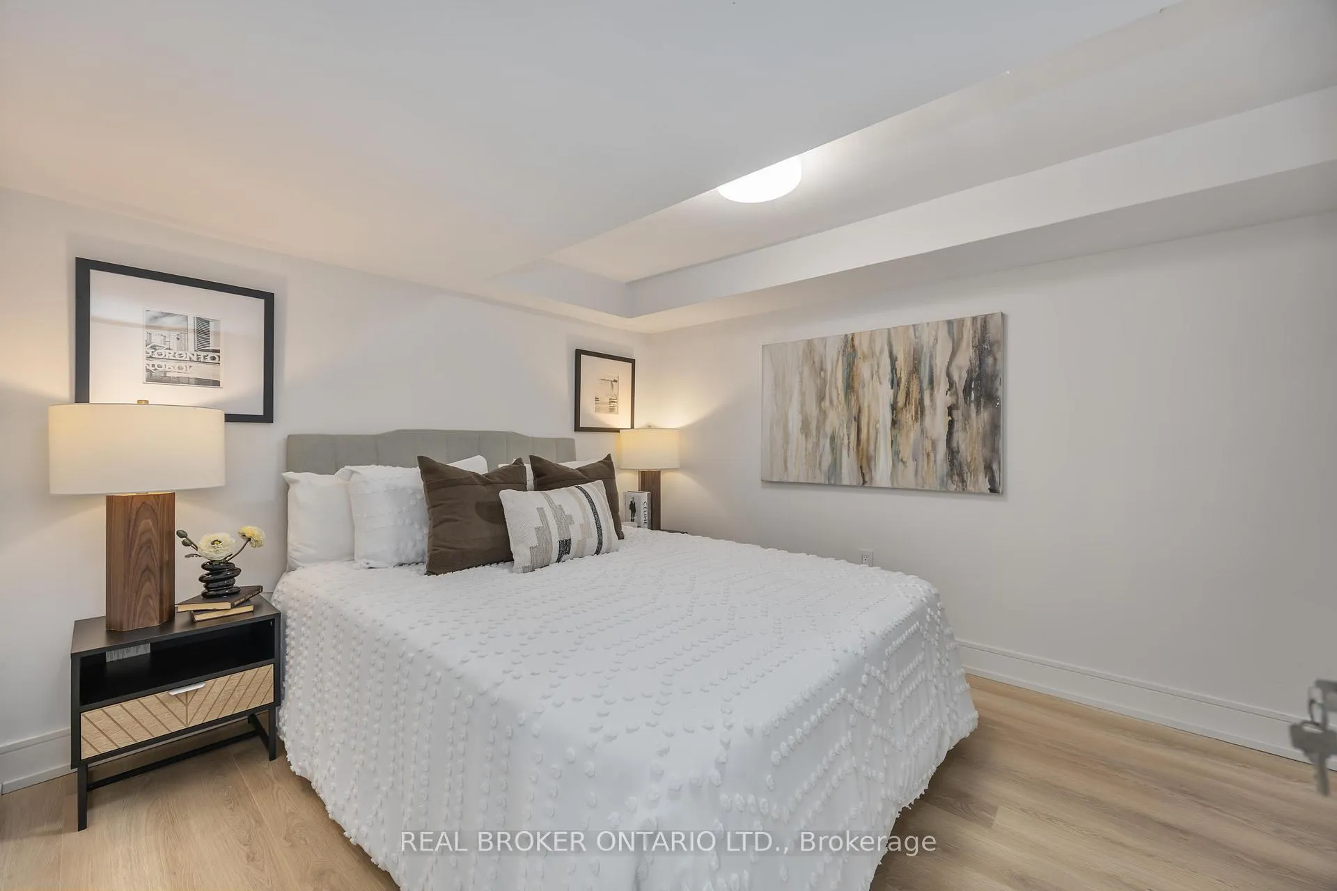 Photo 15 of 152 Pickering Street, Toronto, East End-Danforth — HOMEH