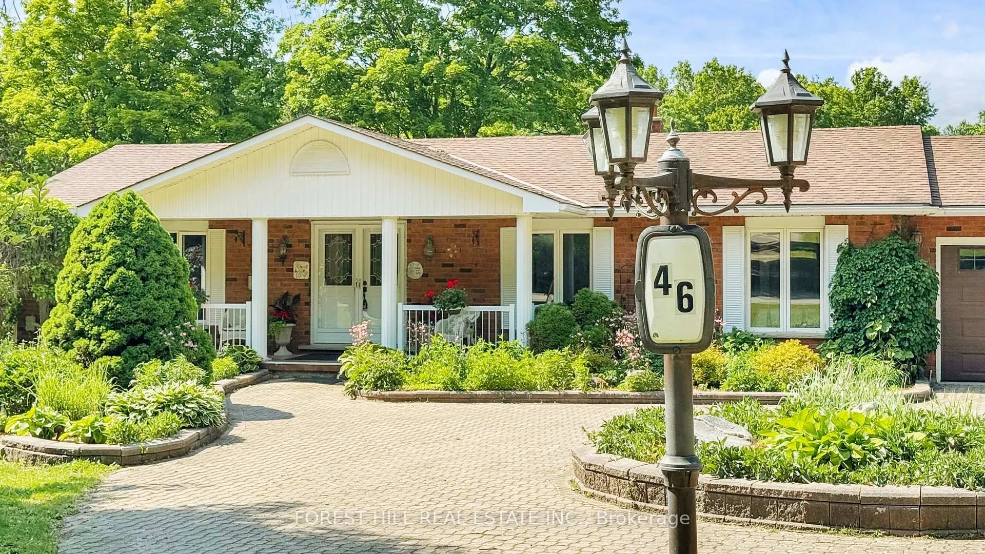 Photo 2 of 46 Maplewood Drive, Amaranth, Rural Amaranth — HOMEH