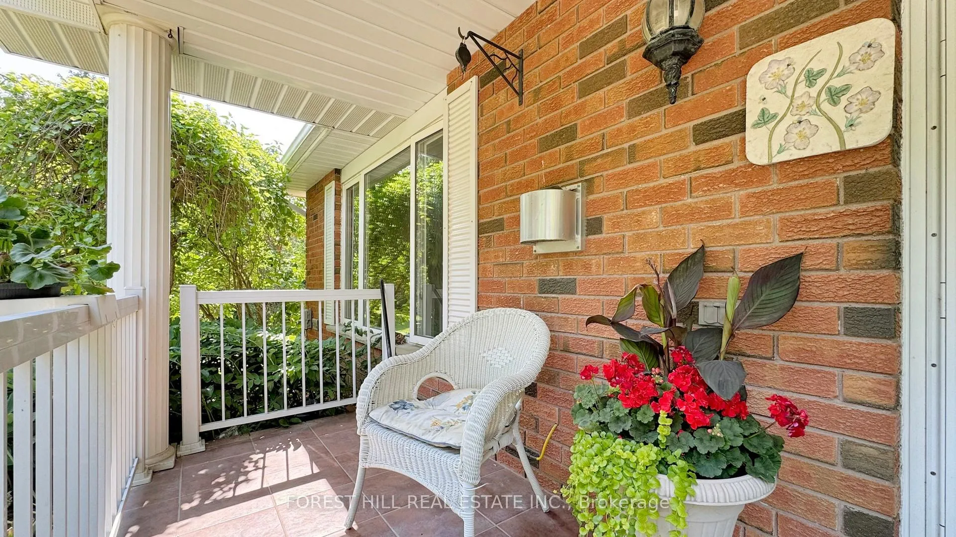 Photo 5 of 46 Maplewood Drive, Amaranth, Rural Amaranth — HOMEH