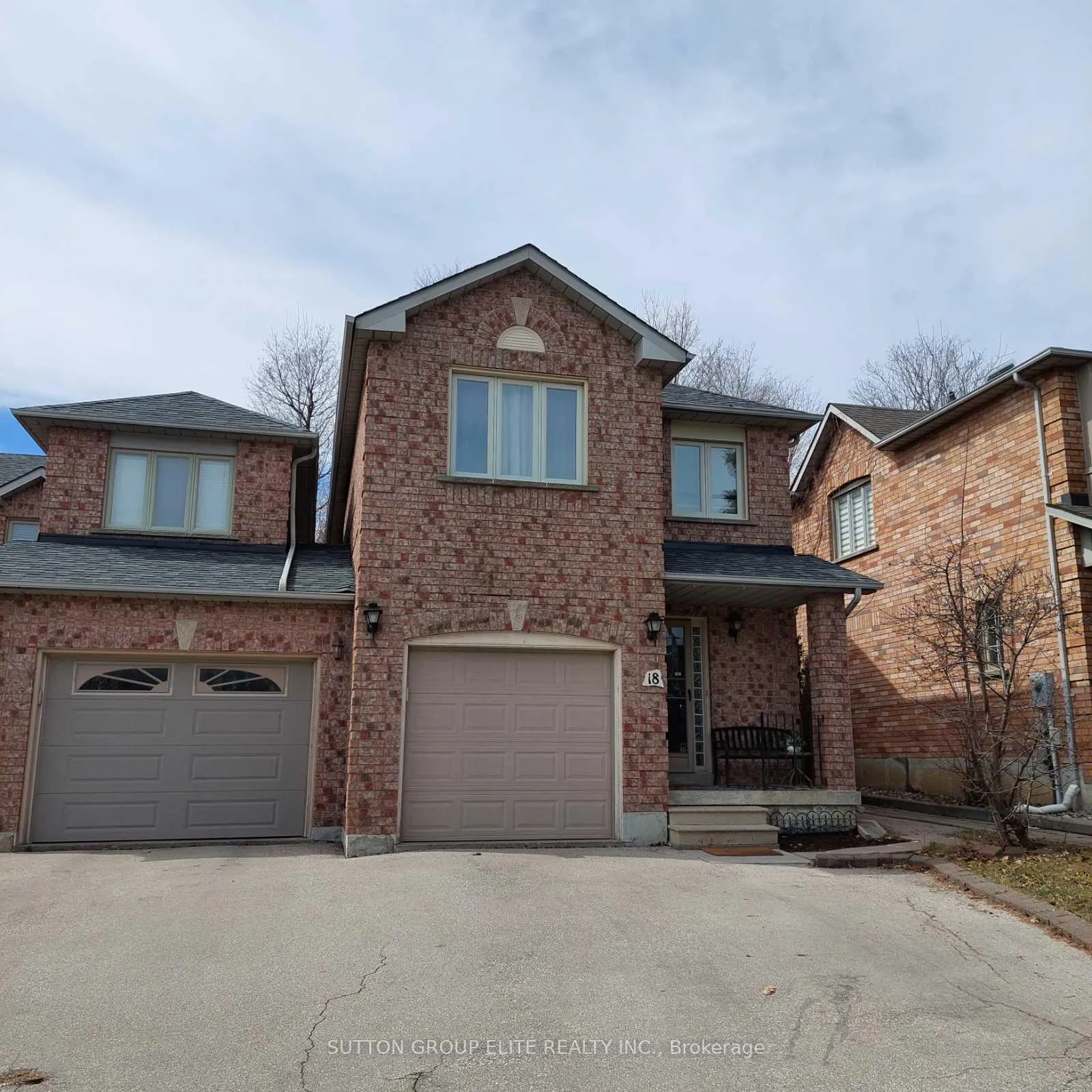 Photo 2 of 18 Wildfire Road, Vaughan, East Woodbridge — HOMEH