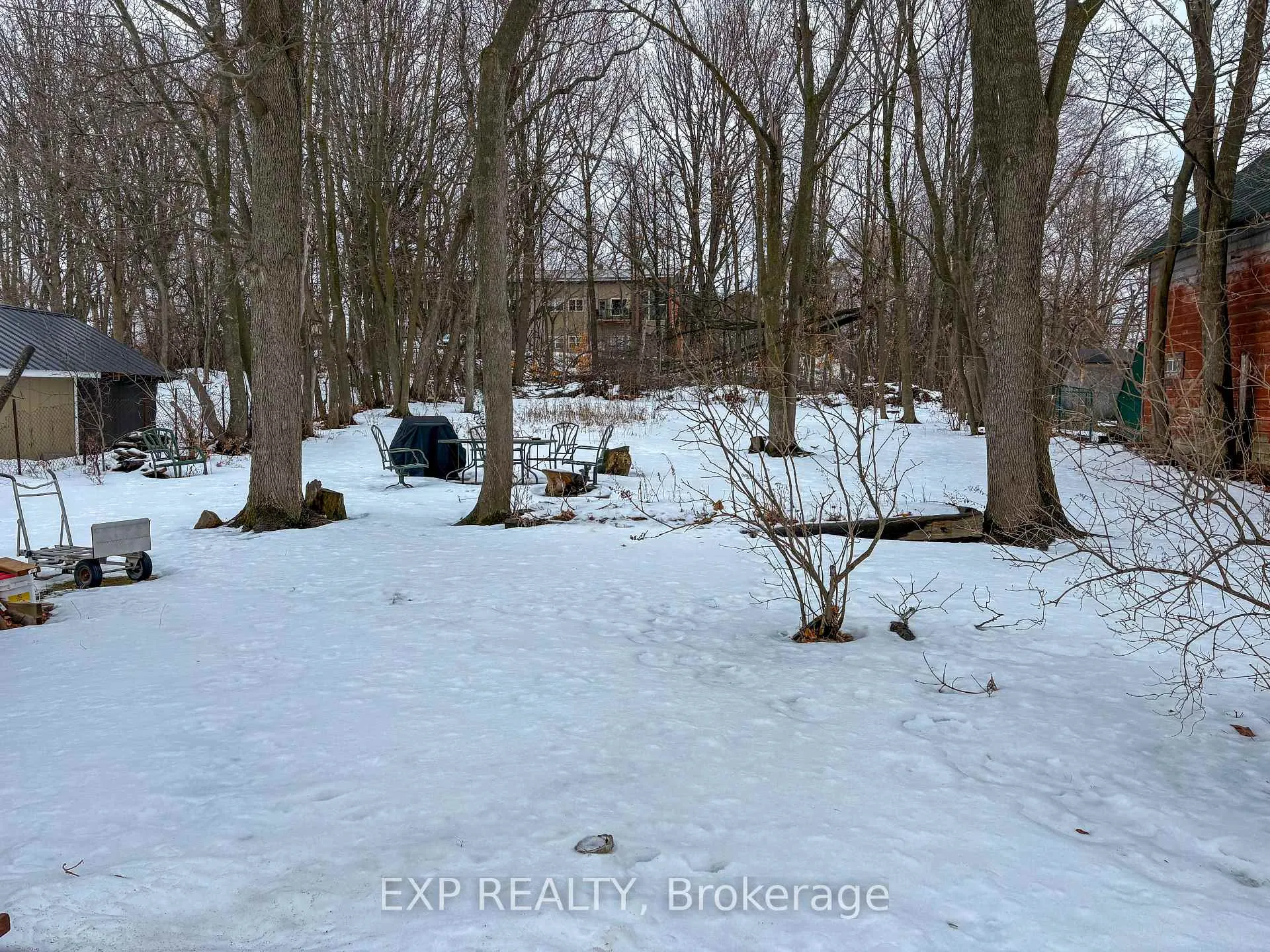 Photo 2 of 37 Mutual Avenue, Renfrew — HOMEH