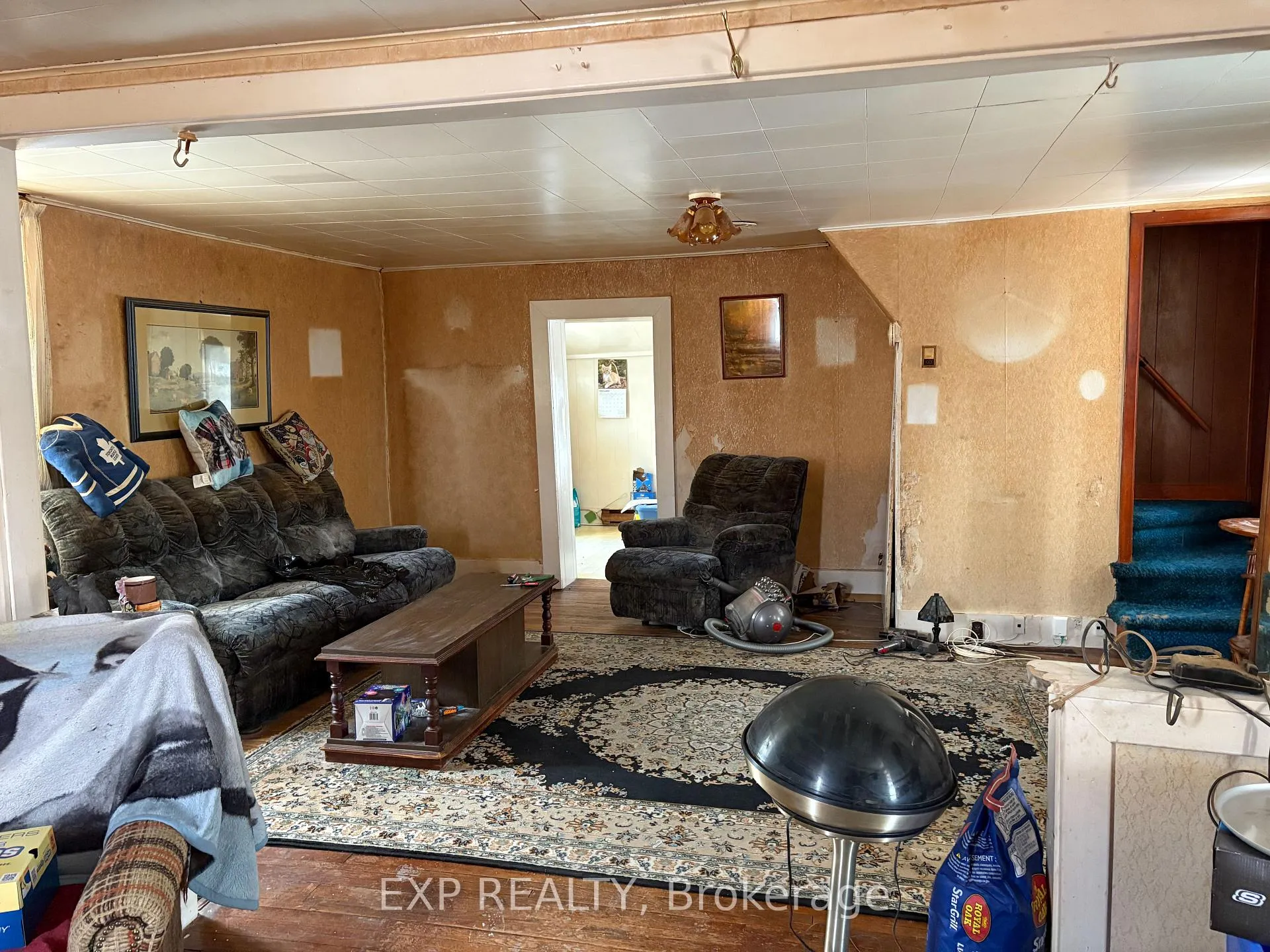 Photo 6 of 37 Mutual Avenue, Renfrew — HOMEH
