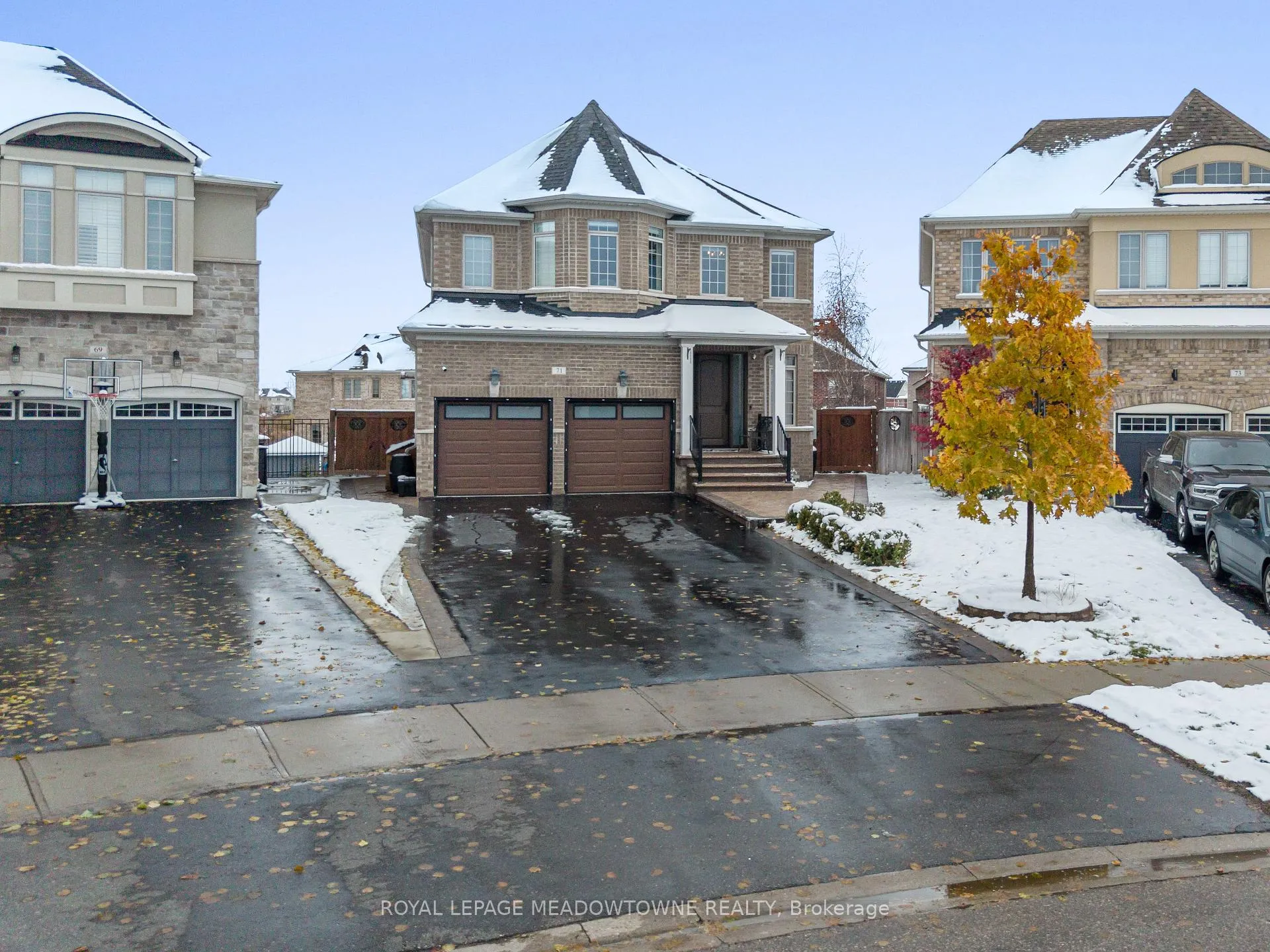 Front of 71 Northwest Court