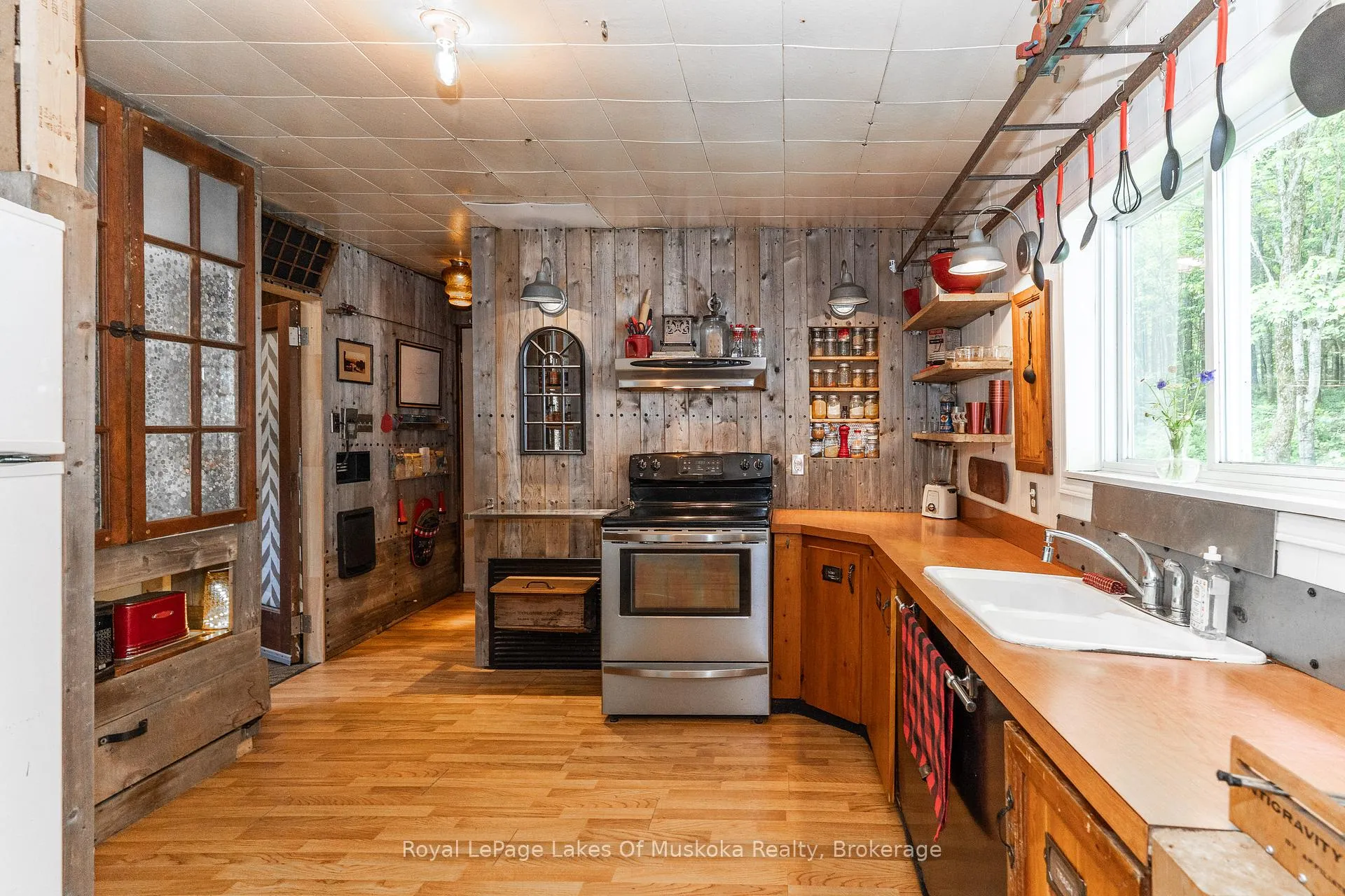 Photo 4 of 32 Old Rainy Lake Road, McMurrich/Monteith, Sprucedale — HOMEH