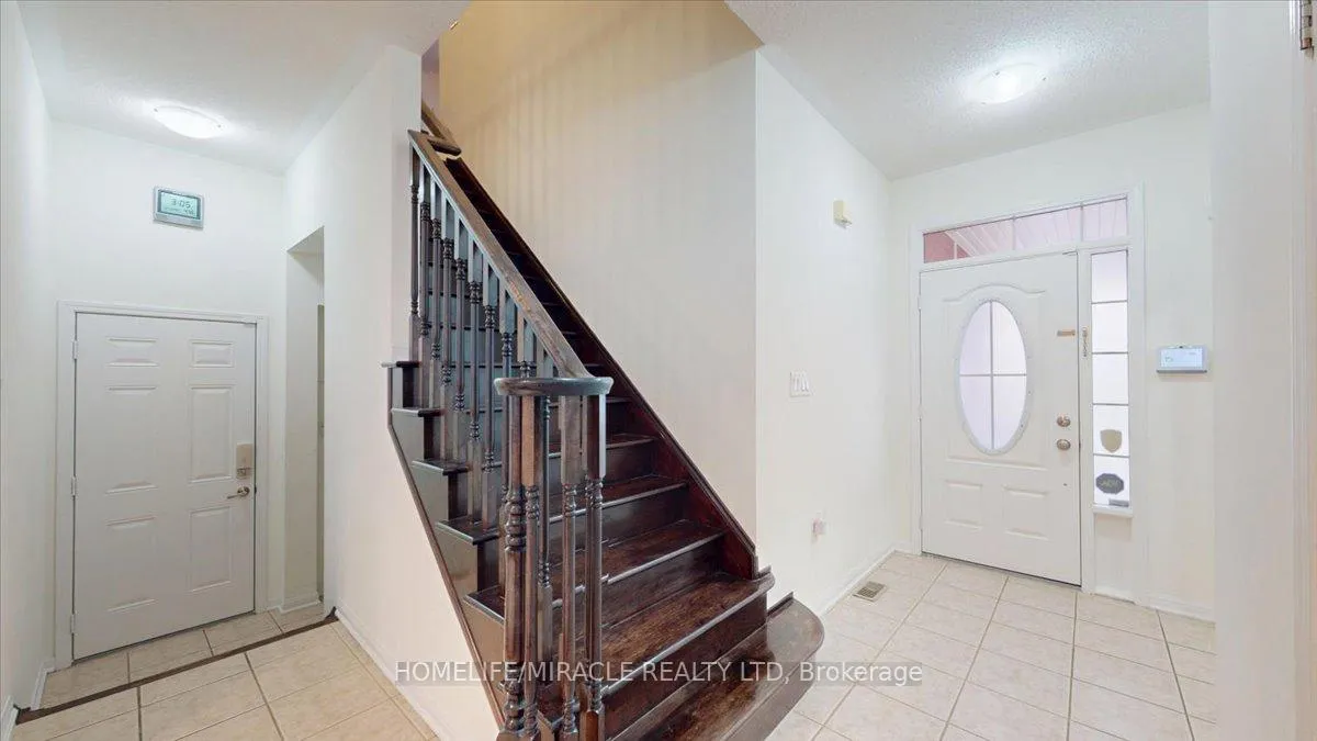 Photo 8 of 730 Bolingbroke Drive, Milton, Coates — HOMEH
