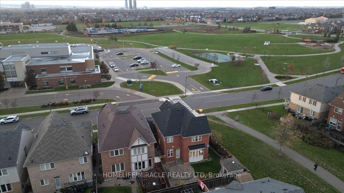 Photo 46 of 730 Bolingbroke Drive, Milton, Coates — HOMEH