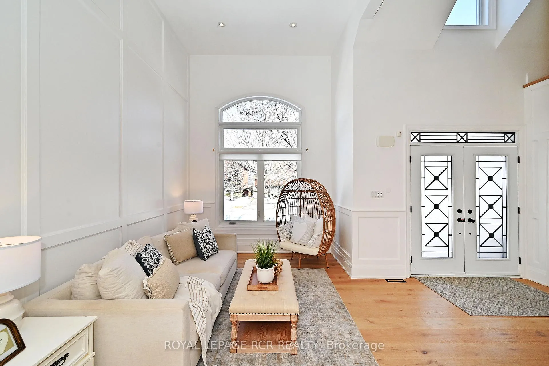 Photo 3 of 99 Deerhorn Crescent, Aurora, Aurora Highlands — HOMEH