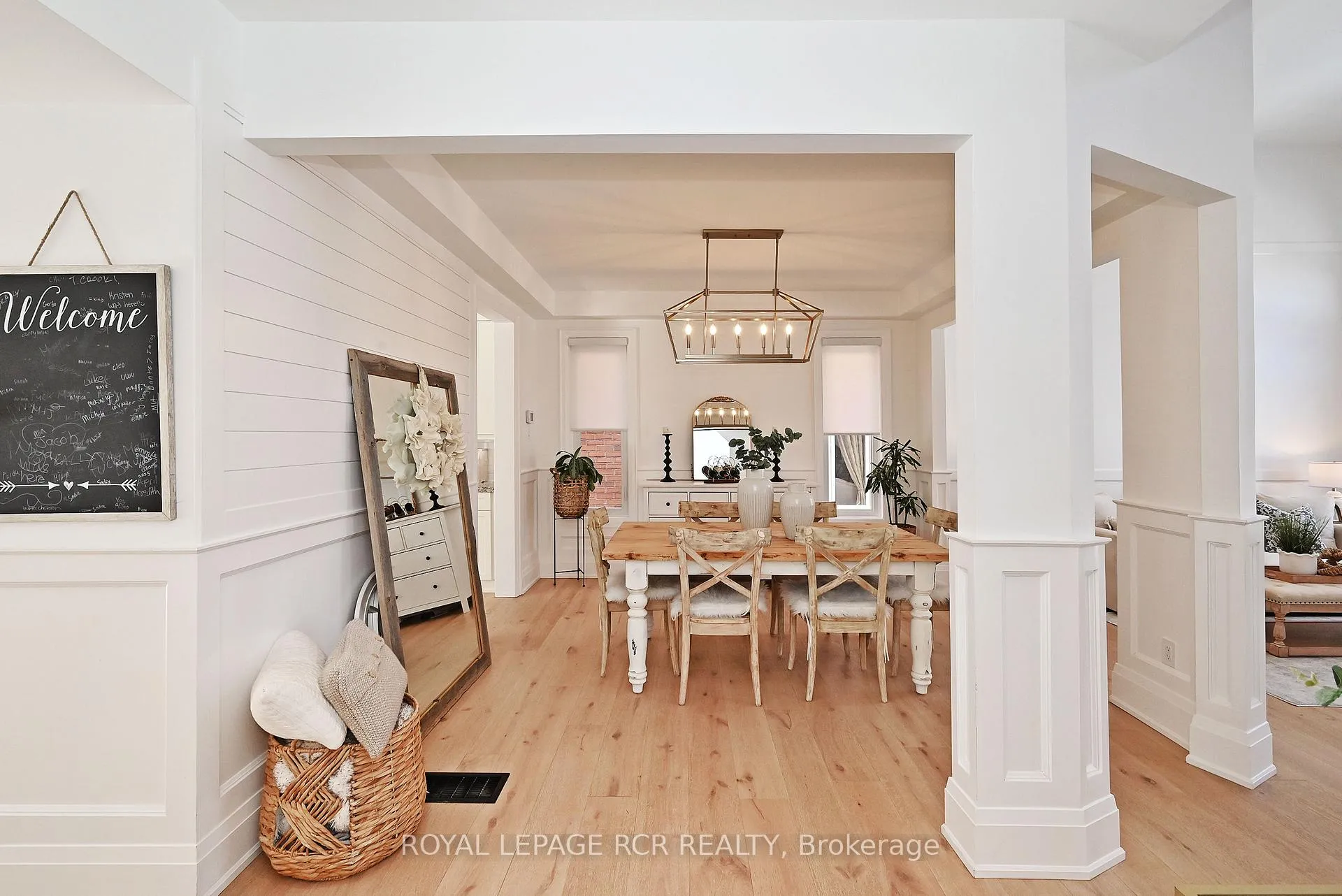 Photo 8 of 99 Deerhorn Crescent, Aurora, Aurora Highlands — HOMEH