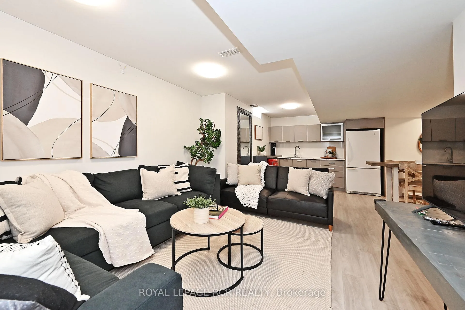 Photo 33 of 99 Deerhorn Crescent, Aurora, Aurora Highlands — HOMEH