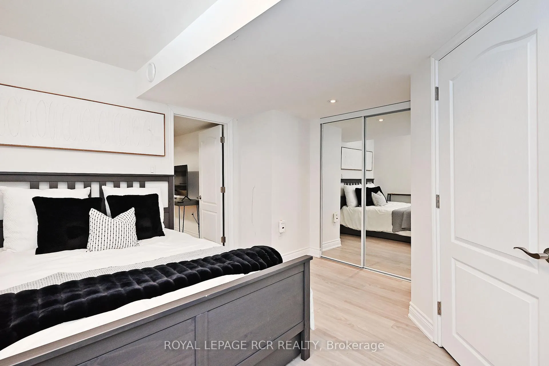 Photo 36 of 99 Deerhorn Crescent, Aurora, Aurora Highlands — HOMEH