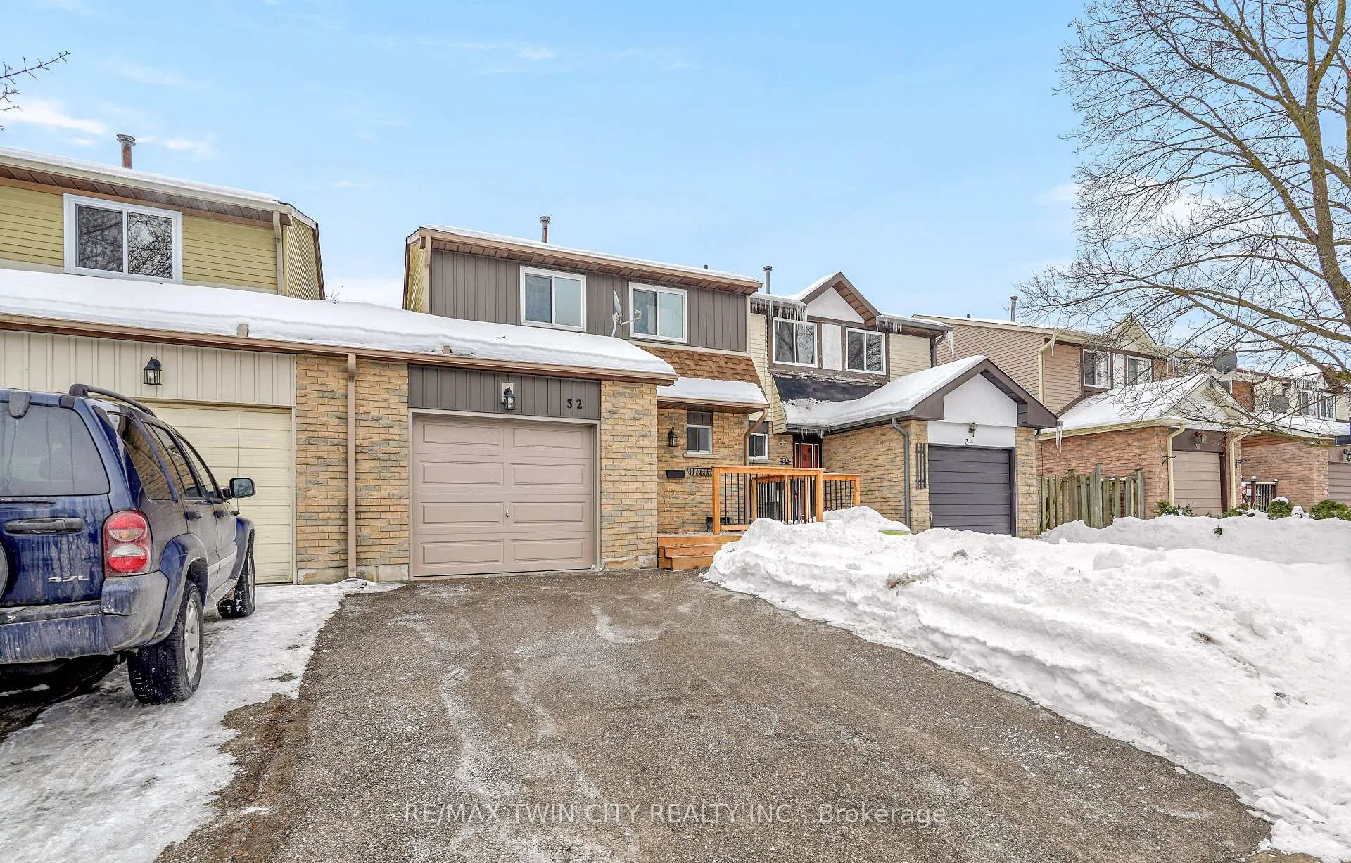 Photo 1 of 32 Parkside Drive, Brant, Paris — HOMEH