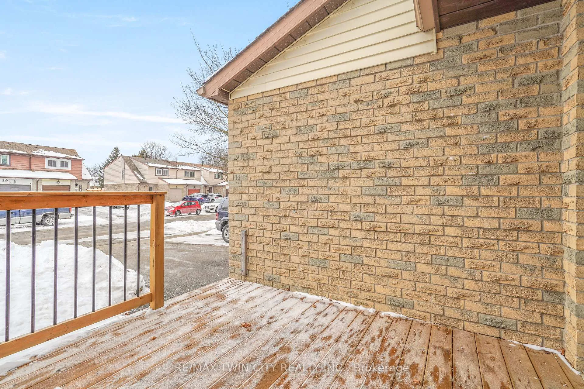 Photo 5 of 32 Parkside Drive, Brant, Paris — HOMEH