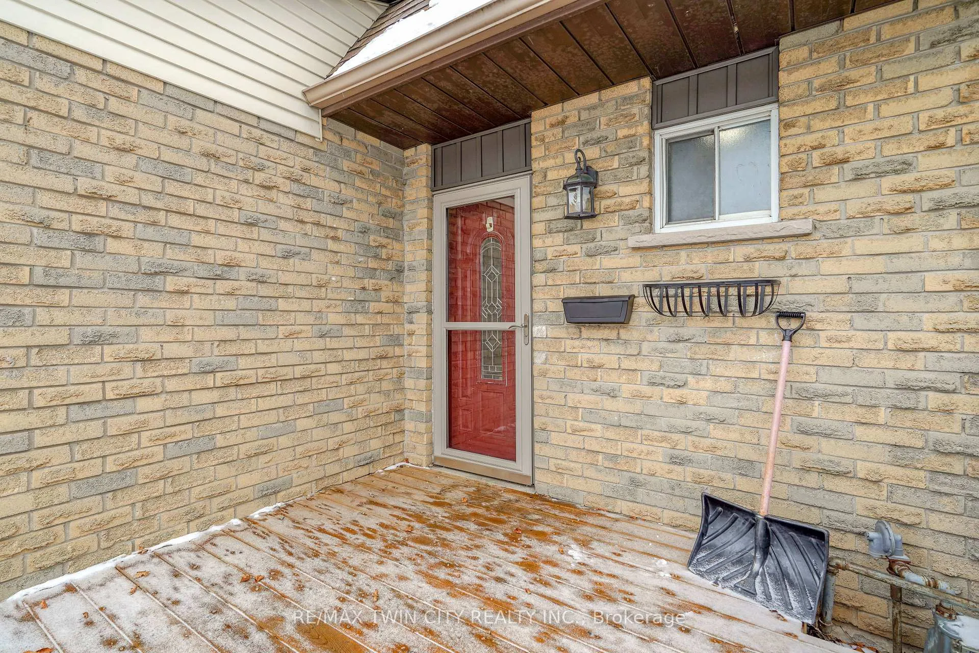 Photo 6 of 32 Parkside Drive, Brant, Paris — HOMEH