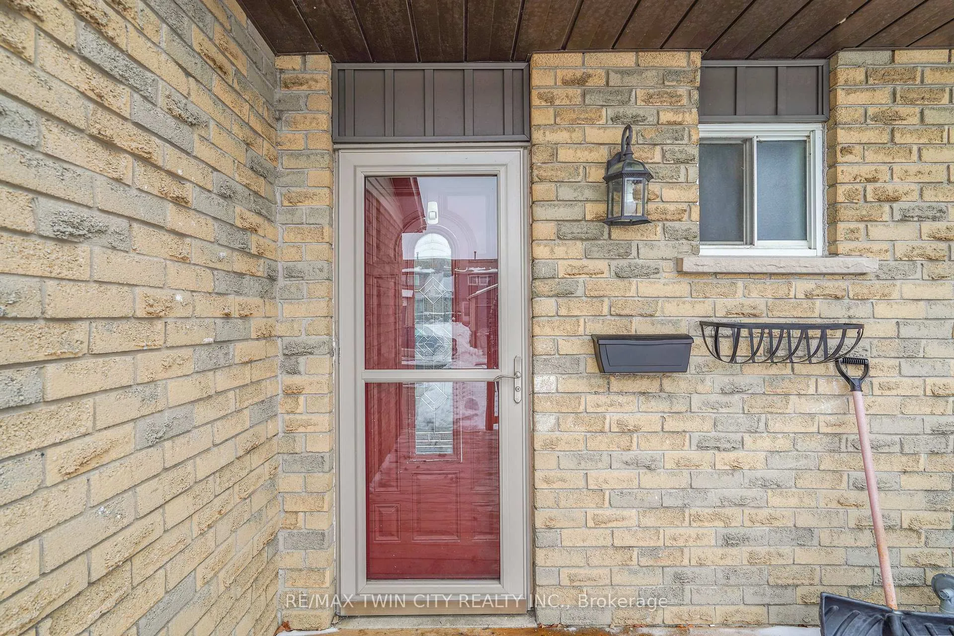 Photo 7 of 32 Parkside Drive, Brant, Paris — HOMEH