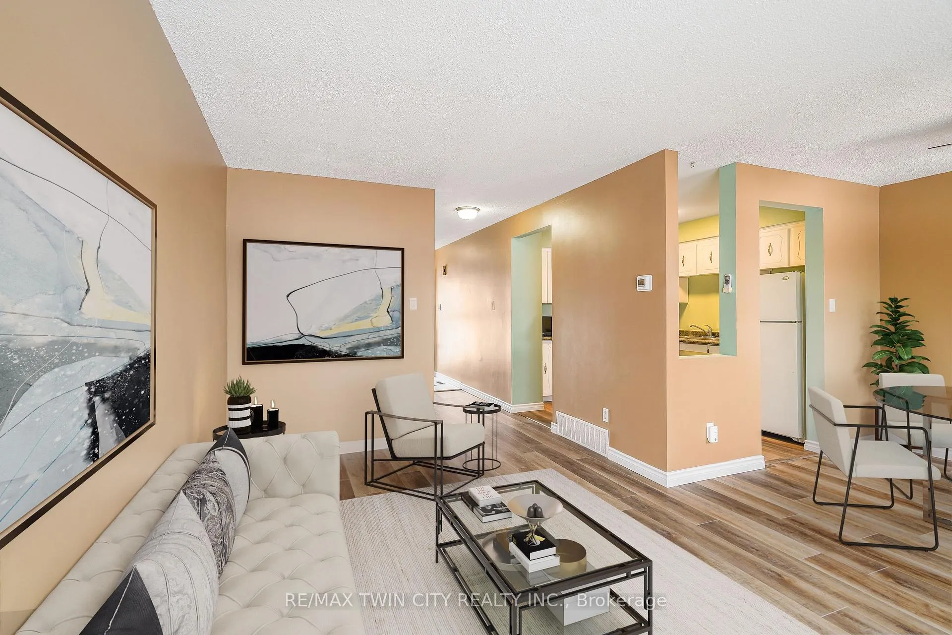 Photo 11 of 32 Parkside Drive, Brant, Paris — HOMEH