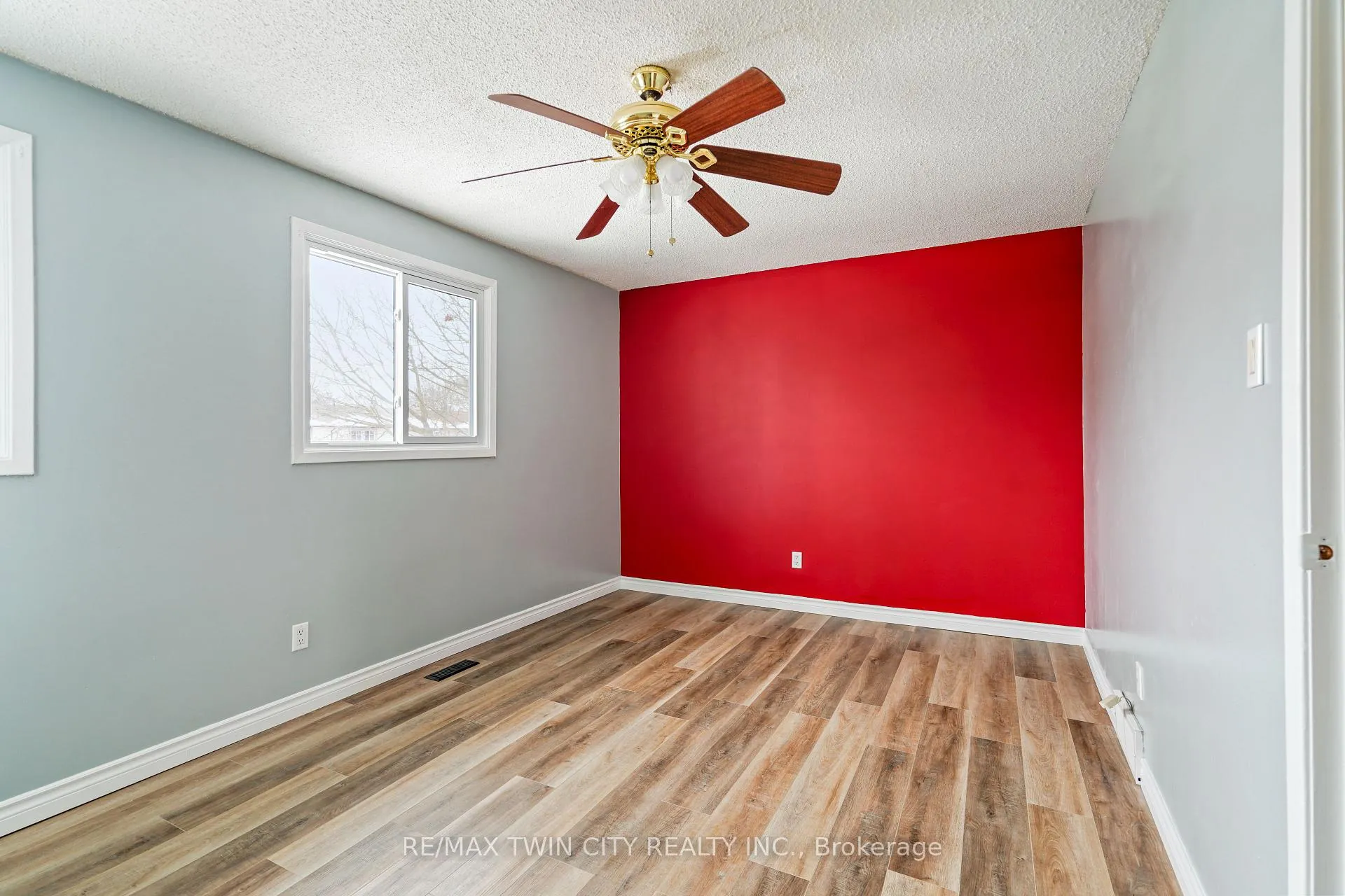 Photo 22 of 32 Parkside Drive, Brant, Paris — HOMEH