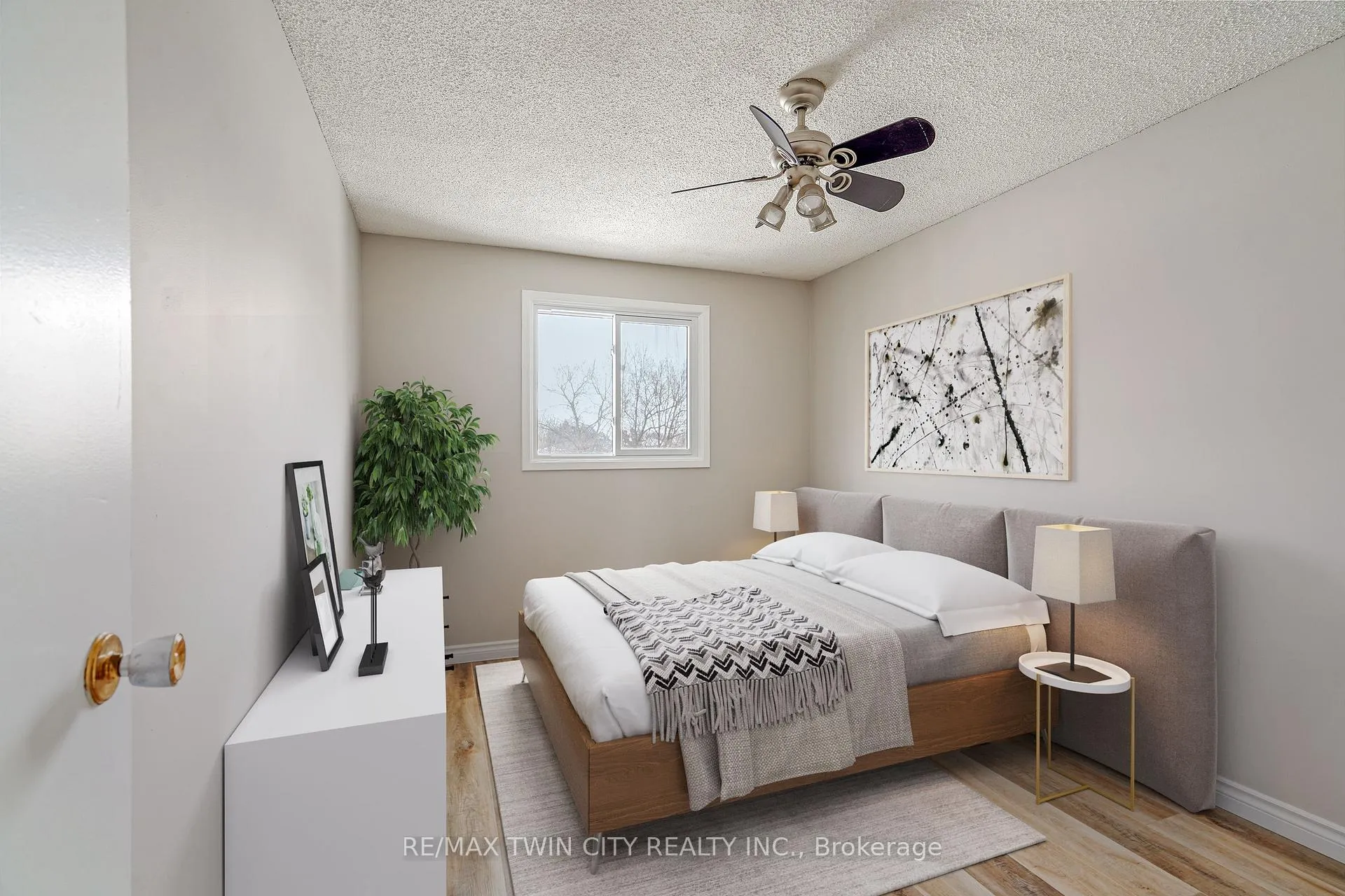 Photo 27 of 32 Parkside Drive, Brant, Paris — HOMEH