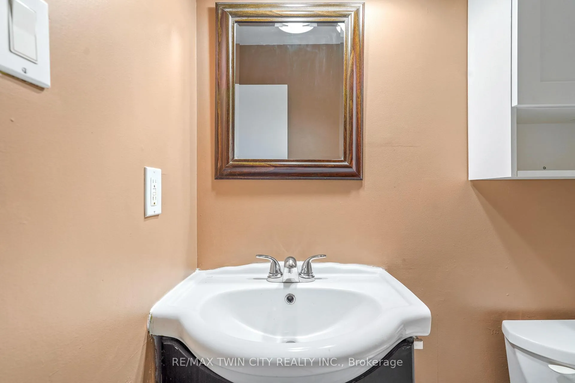 Photo 31 of 32 Parkside Drive, Brant, Paris — HOMEH