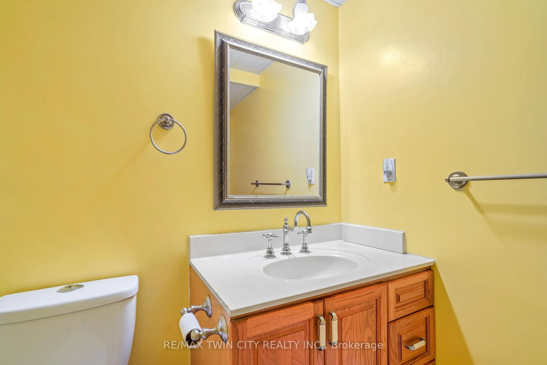 Photo 39 of 32 Parkside Drive, Brant, Paris — HOMEH