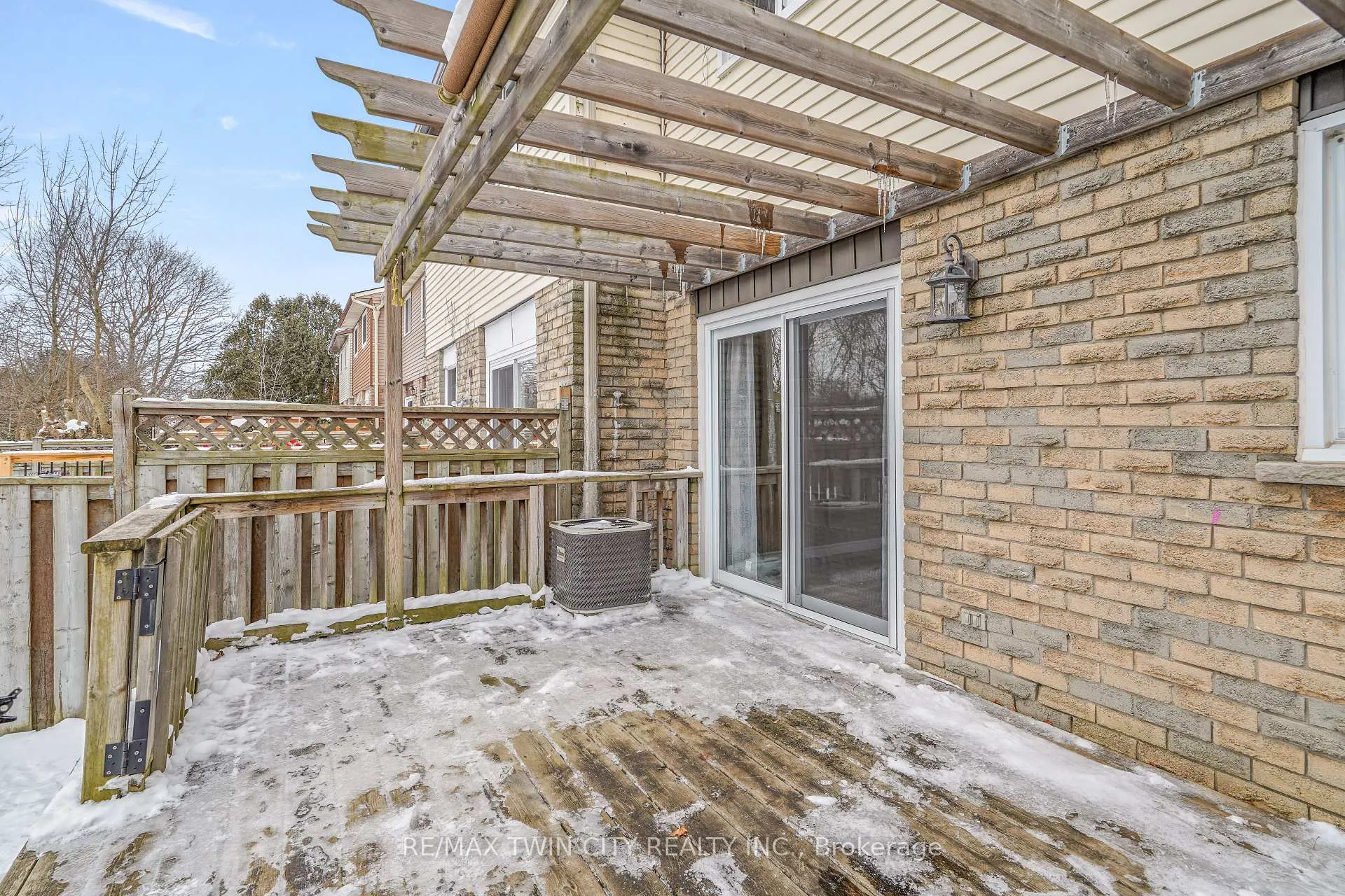 Photo 43 of 32 Parkside Drive, Brant, Paris — HOMEH