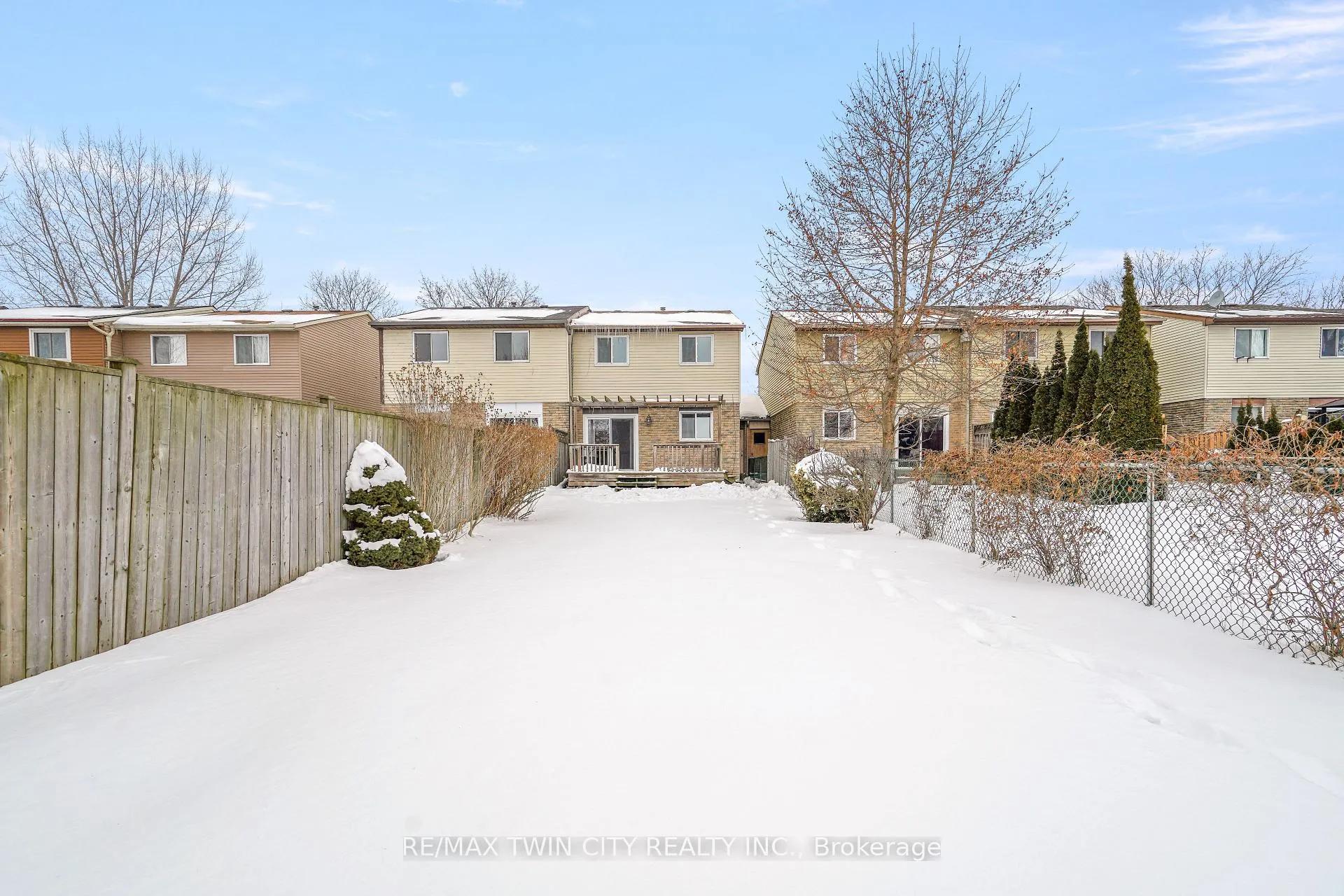 Photo 45 of 32 Parkside Drive, Brant, Paris — HOMEH