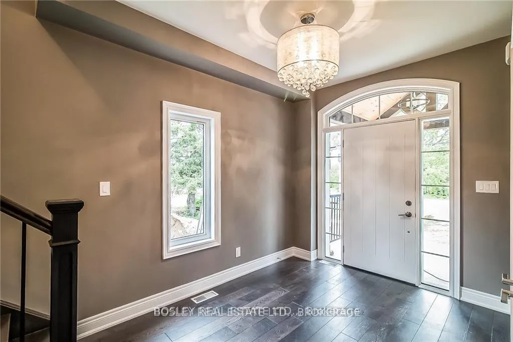 Photo 8 of 6168 Curlin Crescent, Niagara Falls, Forestview — HOMEH