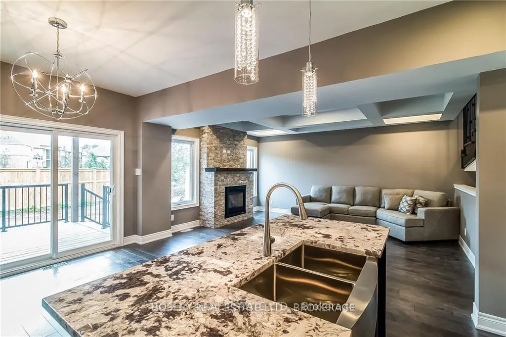 Photo 10 of 6168 Curlin Crescent, Niagara Falls, Forestview — HOMEH