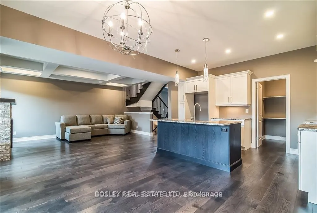 Photo 16 of 6168 Curlin Crescent, Niagara Falls, Forestview — HOMEH