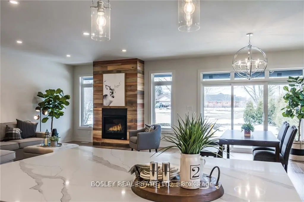 Photo 17 of 6168 Curlin Crescent, Niagara Falls, Forestview — HOMEH